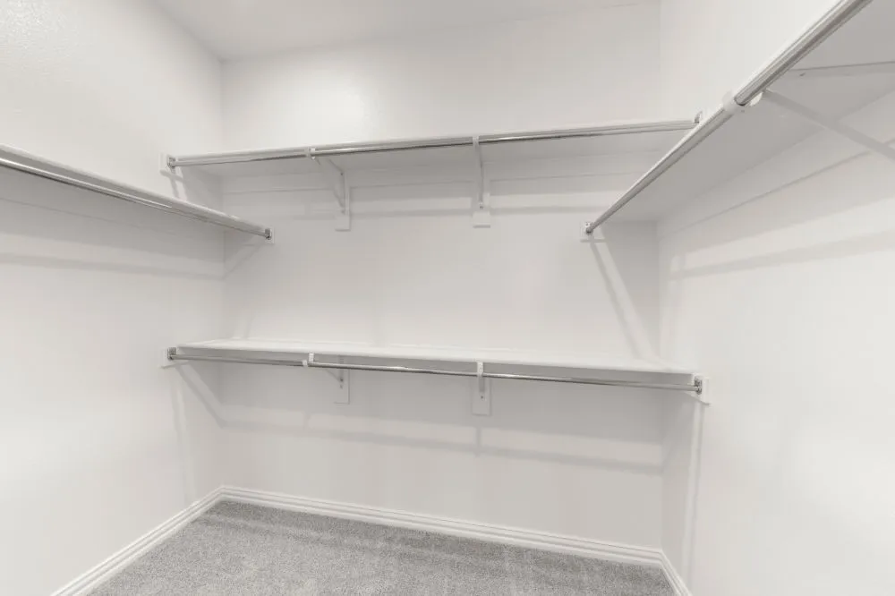 33. 1405 Grove Pond - Closet