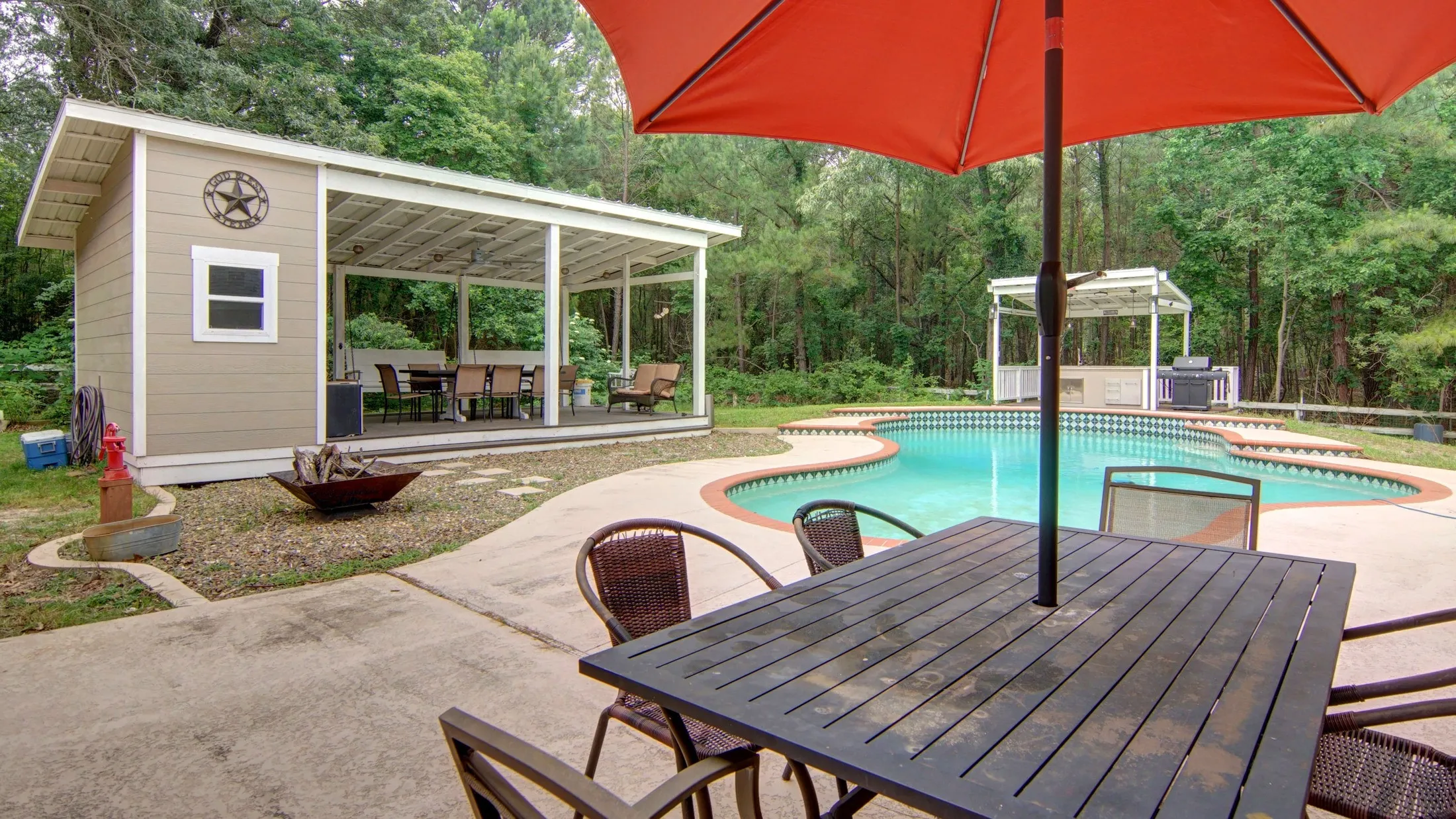 Single Family Residence For Sale in Wood County , 1554 County road 3235, Quitman, Texas 75783, 6 Bedrooms, 7 Bathrooms, 2 Garage spaces, 4,280 Sqft, built in 1994, Price $745,000, mls#20957501, Real Estate Agent in Quitman, Homes For Sale in Wood county, Homes For Sale in Quitman, Realtor in Quitman Texas, Real Estate Brokerage Independent Realty Texas, Luminita Cordes Realtor