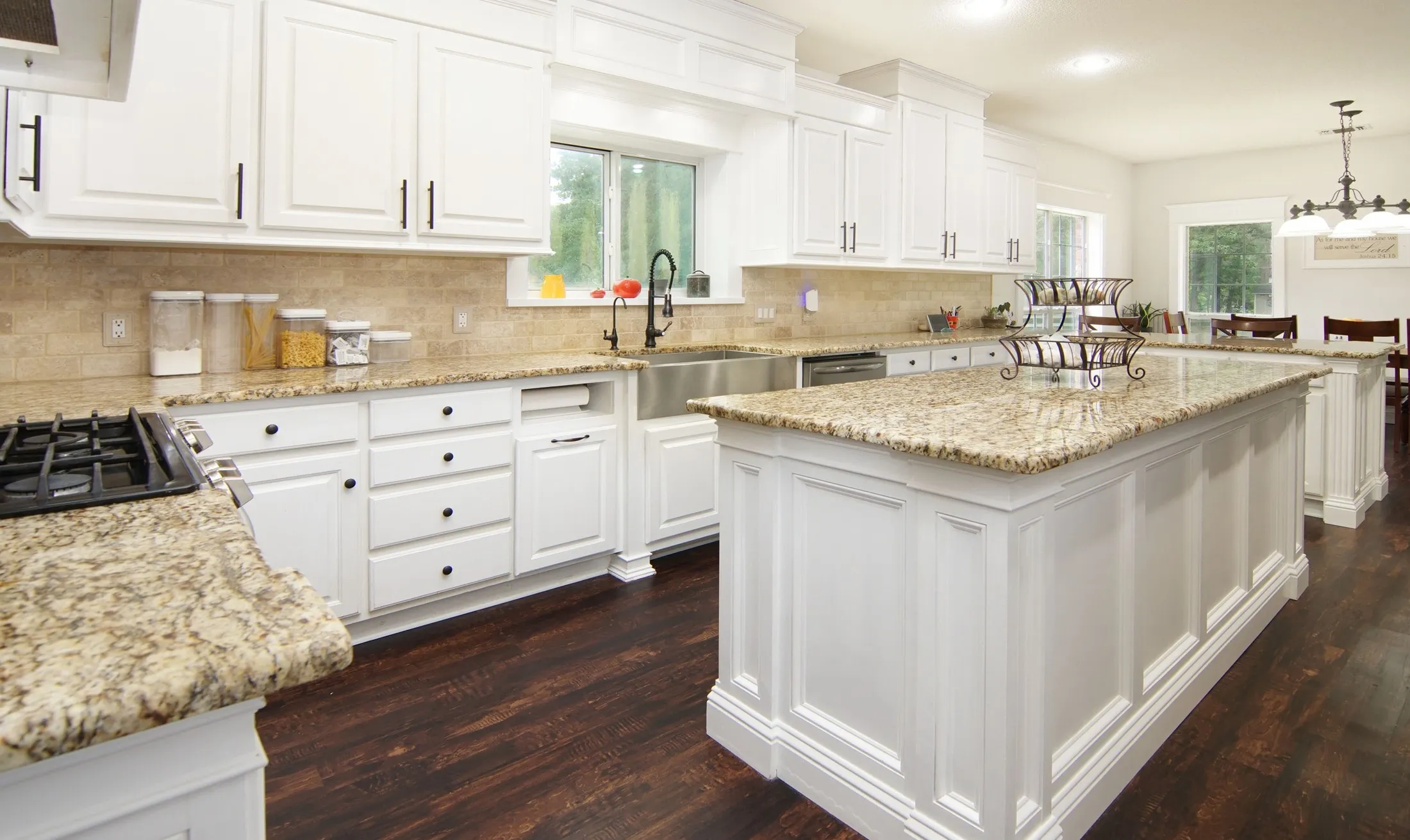 Single Family Residence For Sale in Wood County , 1554 County road 3235, Quitman, Texas 75783, 6 Bedrooms, 7 Bathrooms, 2 Garage spaces, 4,280 Sqft, built in 1994, Price $745,000, mls#20957501, Real Estate Agent in Quitman, Homes For Sale in Wood county, Homes For Sale in Quitman, Realtor in Quitman Texas, Real Estate Brokerage Independent Realty Texas, Luminita Cordes Realtor