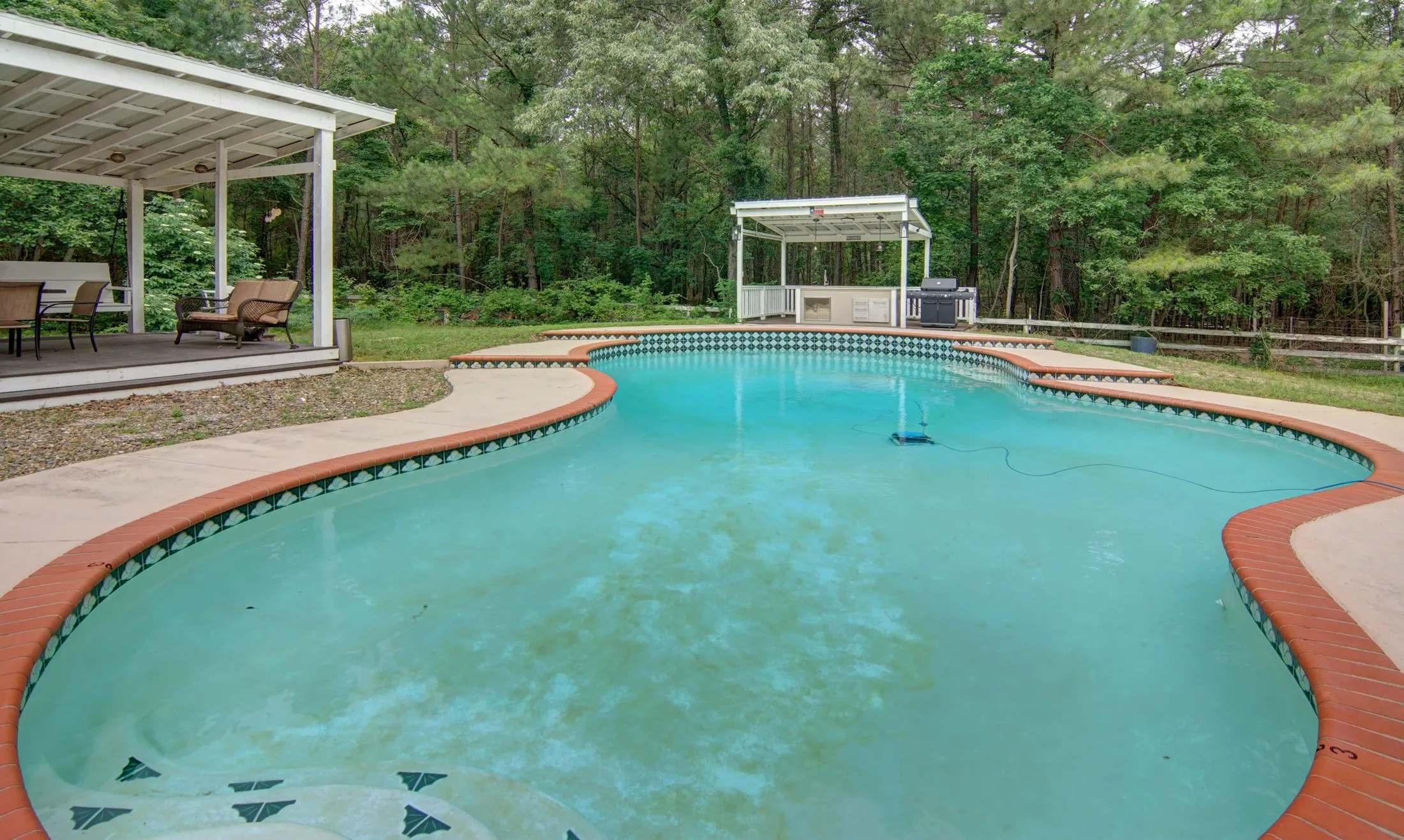 Single Family Residence For Sale in Wood County , 1554 County road 3235, Quitman, Texas 75783, 6 Bedrooms, 7 Bathrooms, 2 Garage spaces, 4,280 Sqft, built in 1994, Price $745,000, mls#20957501, Real Estate Agent in Quitman, Homes For Sale in Wood county, Homes For Sale in Quitman, Realtor in Quitman Texas, Real Estate Brokerage Independent Realty Texas, Luminita Cordes Realtor