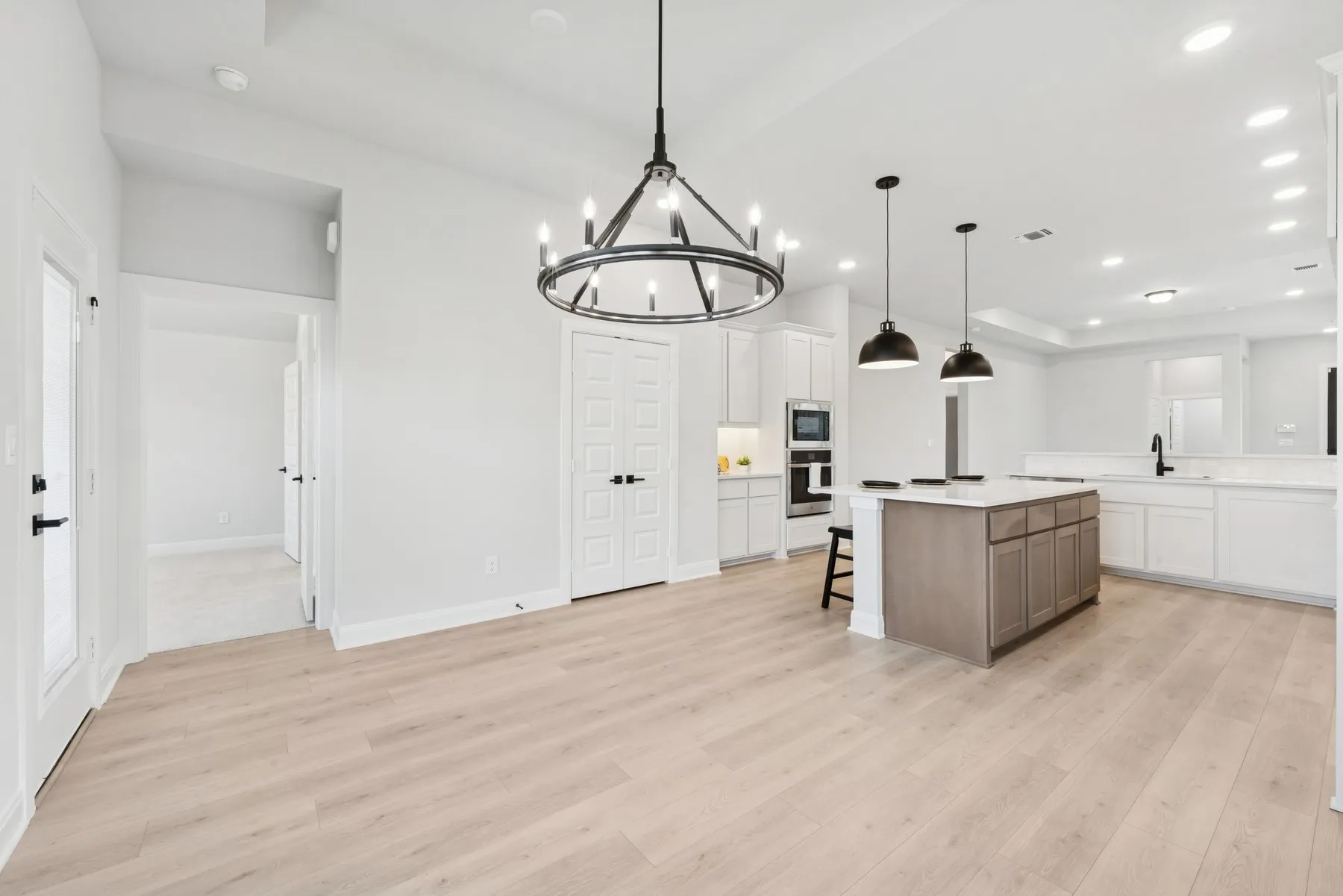 Single Family Residence For Sale in Dallas County , 1905 Hazel Lily Run, Mesquite, Texas 75181, 3 Bedroom, 2 Bathroom, 2 Garage spaces, 1,643 Sqft, built in 2025, New Construction - Complete, mls#20960252, Real Estate Agent in Mesquite, Homes For Sale in Dallas county, Homes For Sale in Mesquite, Realtor in Mesquite Texas, Real Estate Brokerage Independent Realty Texas, Luminita Cordes Realtor