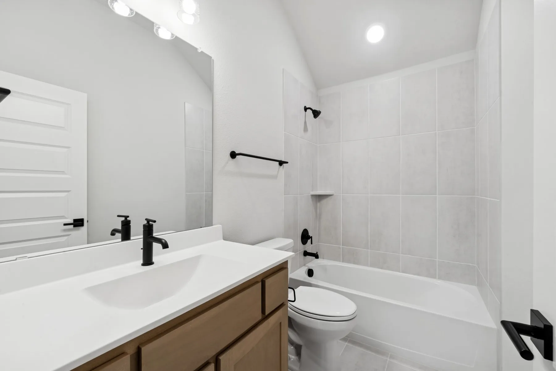 Single Family Residence For Sale in Dallas County , 1905 Hazel Lily Run, Mesquite, Texas 75181, 3 Bedroom, 2 Bathroom, 2 Garage spaces, 1,643 Sqft, built in 2025, New Construction - Complete, mls#20960252, Real Estate Agent in Mesquite, Homes For Sale in Dallas county, Homes For Sale in Mesquite, Realtor in Mesquite Texas, Real Estate Brokerage Independent Realty Texas, Luminita Cordes Realtor