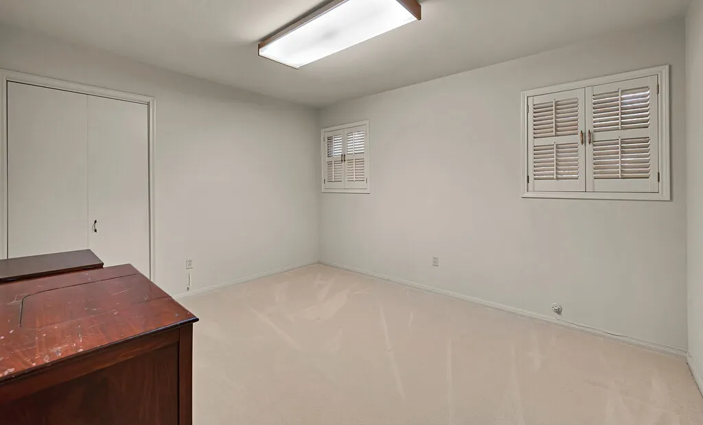Single Family Residence For Sale in Mc Lennan County , 2832 Wooded Acres Drive, Waco, Texas 76710, 4 Bedroom, 2 Bathroom, 2 Garage spaces, 2,239 Sqft, built in 1960, Preowned, mls#20955340, Real Estate Agent in Waco, Homes For Sale in Mc Lennan county, Homes For Sale in Waco, Realtor in Waco Texas, Real Estate Brokerage Independent Realty Texas, Luminita Cordes Realtor
