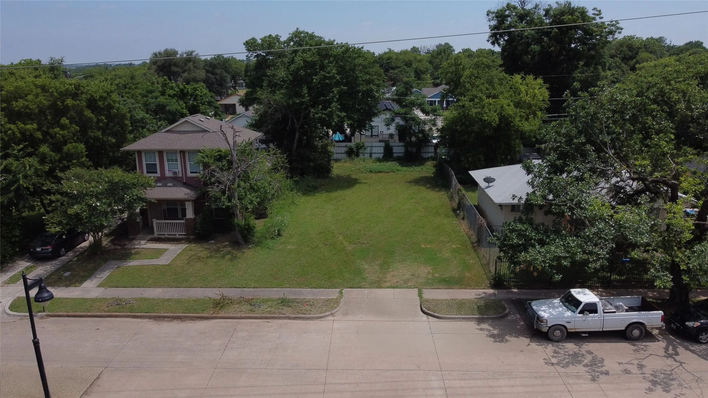 Unimproved Land For Sale in Tarrant County , 1220 E Annie Street, Fort Worth, Texas 76104, 0, 0, Garage spaces, 0 Sqft, built in 0, mls#20960343, Real Estate Agent in Fort Worth, Homes For Sale in Tarrant county, Homes For Sale in Fort Worth, Realtor in Fort Worth Texas, Real Estate Brokerage Independent Realty Texas, Luminita Cordes Realtor