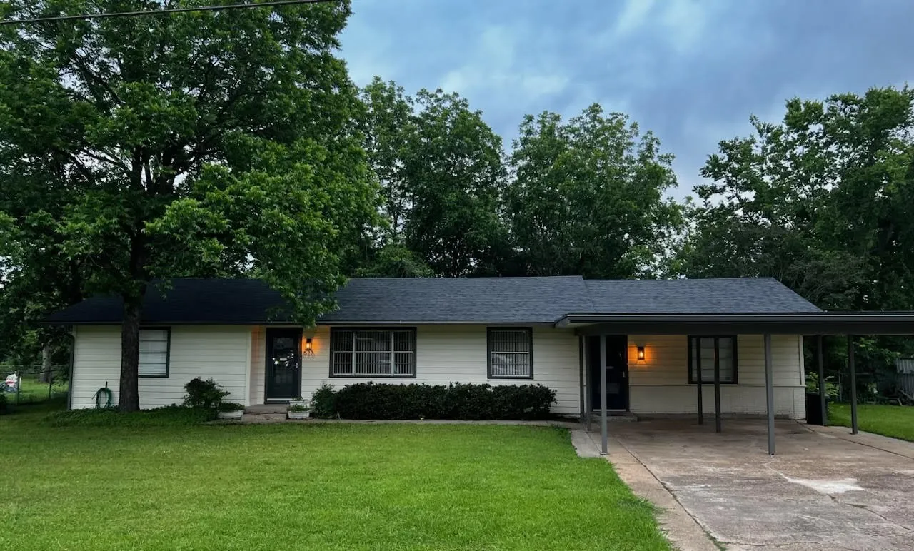 Single Family Residence For Sale in Kaufman County , 522 E Kempner Street, Mabank, Texas 75147, 4 Bedroom, 2 Bathroom, Garage spaces, 1,804 Sqft, built in 0, Preowned, mls#20962034, Real Estate Agent in Mabank, Homes For Sale in Kaufman county, Homes For Sale in Mabank, Realtor in Mabank Texas, Real Estate Brokerage Independent Realty Texas, Luminita Cordes Realtor