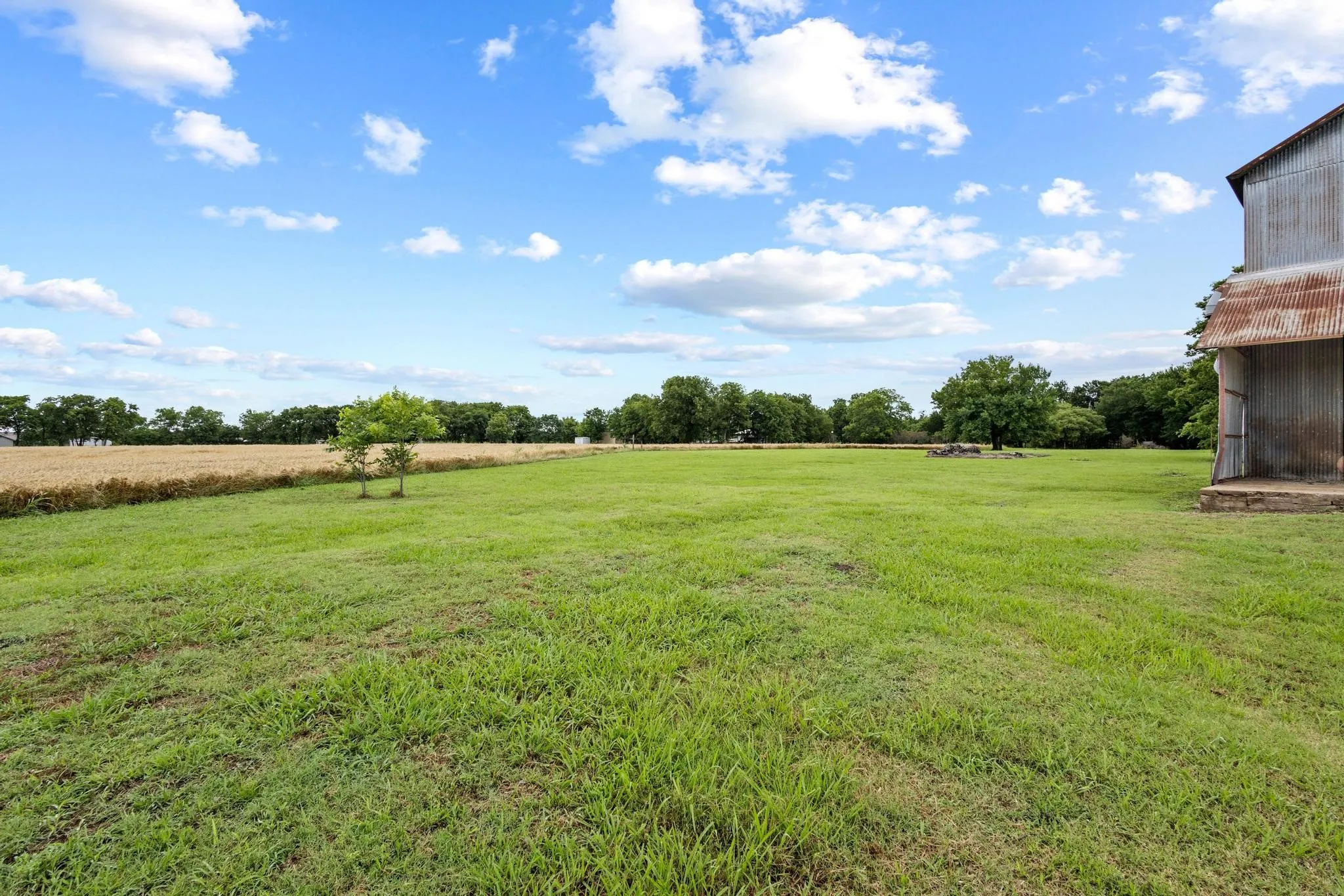 Warehouse For Sale in Fannin County , 4571 Fm-68, Gober, Texas 75443, 0, 0, Garage spaces, 0 Sqft, built in 1840, Preowned, mls#20962933, Real Estate Agent in Gober, Homes For Sale in Fannin county, Homes For Sale in Gober, Realtor in Gober Texas, Real Estate Brokerage Independent Realty Texas, Luminita Cordes Realtor
