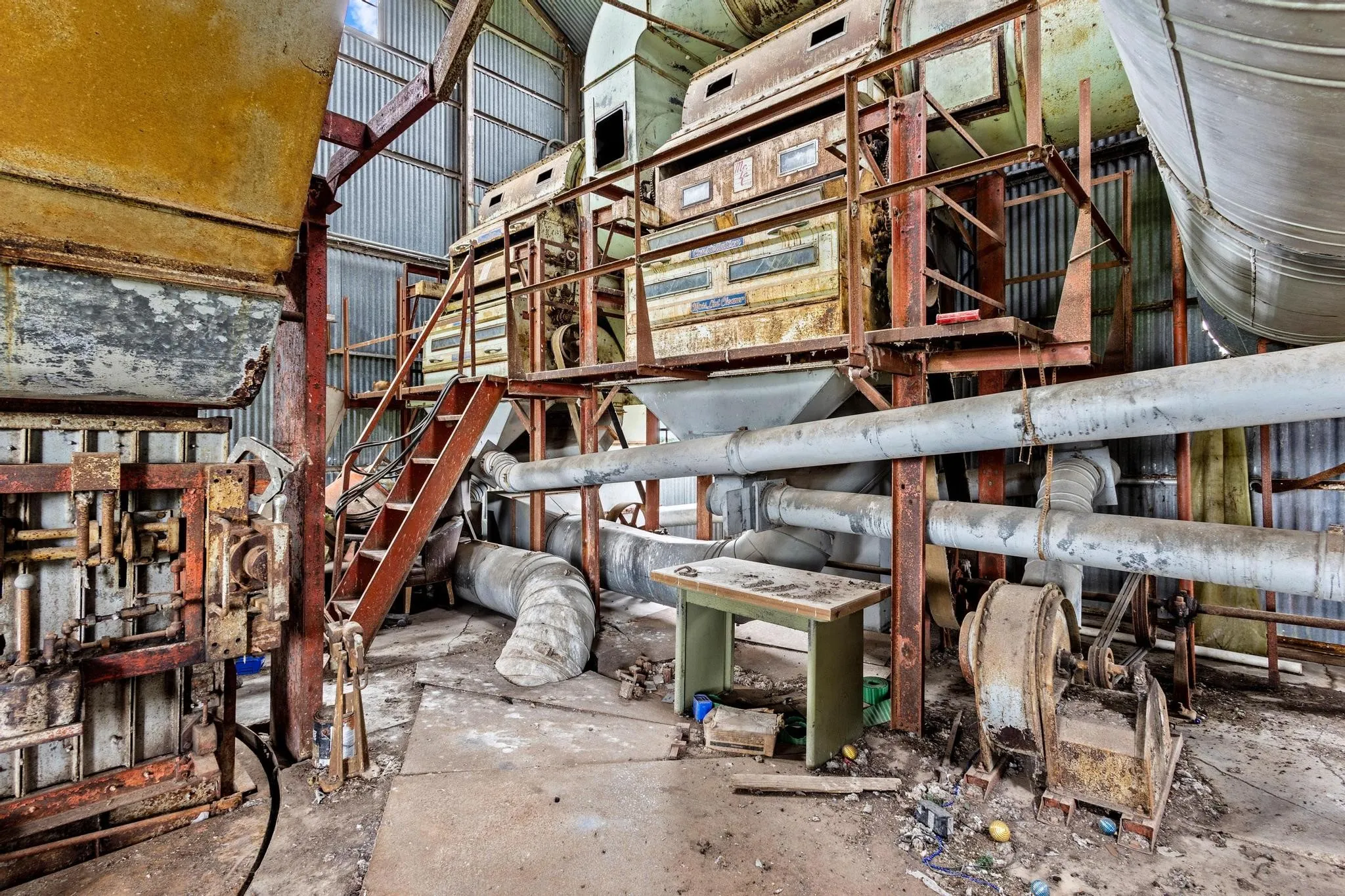 Warehouse For Sale in Fannin County , 4571 Fm-68, Gober, Texas 75443, 0, 0, Garage spaces, 0 Sqft, built in 1840, Preowned, mls#20962933, Real Estate Agent in Gober, Homes For Sale in Fannin county, Homes For Sale in Gober, Realtor in Gober Texas, Real Estate Brokerage Independent Realty Texas, Luminita Cordes Realtor