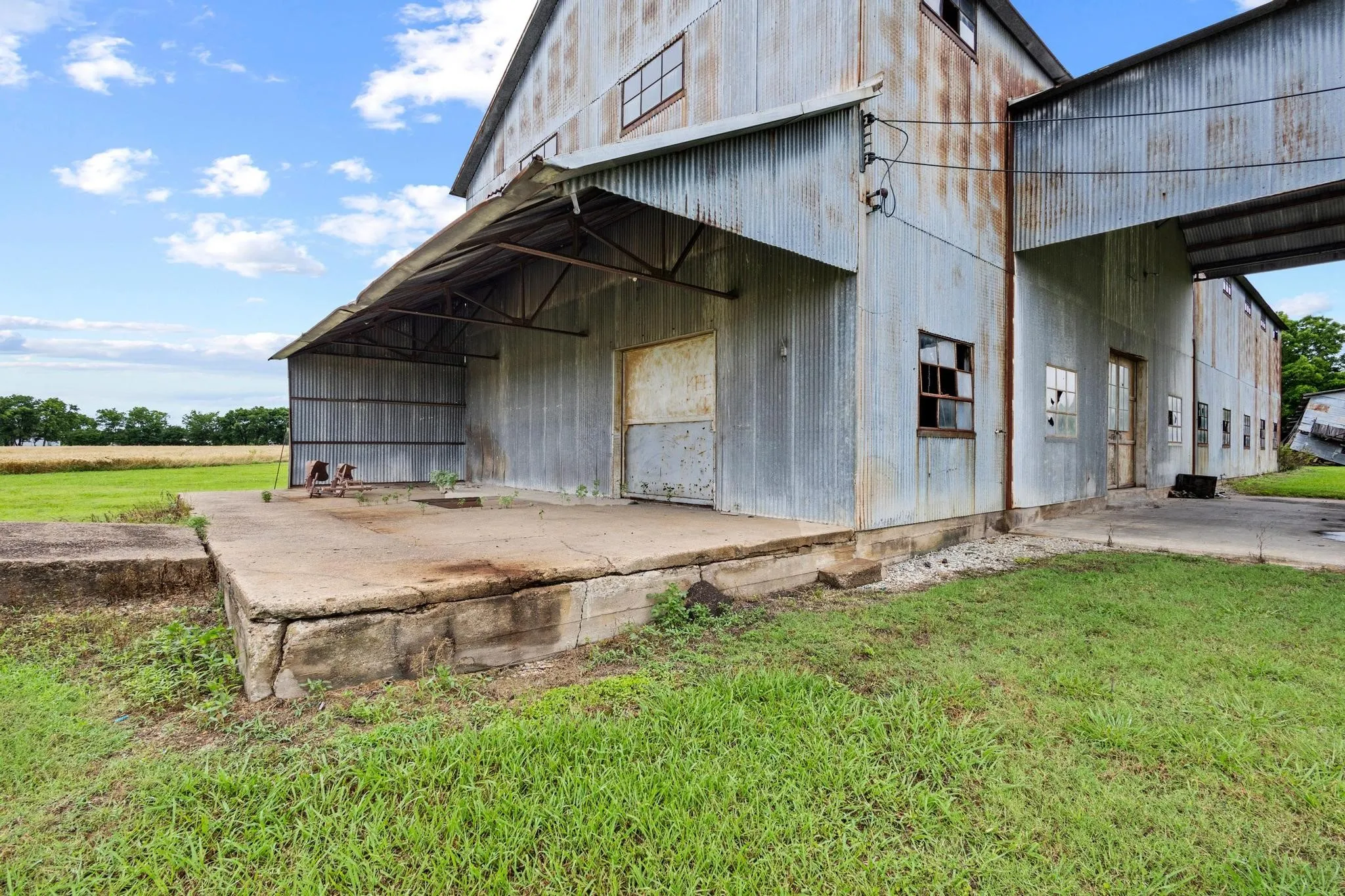 Warehouse For Sale in Fannin County , 4571 Fm-68, Gober, Texas 75443, 0, 0, Garage spaces, 0 Sqft, built in 1840, Preowned, mls#20962933, Real Estate Agent in Gober, Homes For Sale in Fannin county, Homes For Sale in Gober, Realtor in Gober Texas, Real Estate Brokerage Independent Realty Texas, Luminita Cordes Realtor