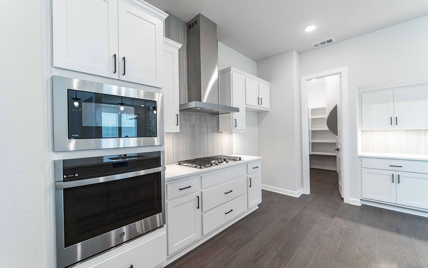Single Family Residence For Sale in Rockwall County , 312 Big Antler Court, Heath, Texas 75126, 5 Bedroom, 4 Bathroom, 4 Garage spaces, 3,688 Sqft, built in 2025, New Construction - Incomplete, Price $799,990, mls#20964048, Real Estate Agent in Heath, Homes For Sale in Rockwall county, Homes For Sale in Heath, Realtor in Heath Texas, Real Estate Brokerage Independent Realty Texas, Luminita Cordes Realtor