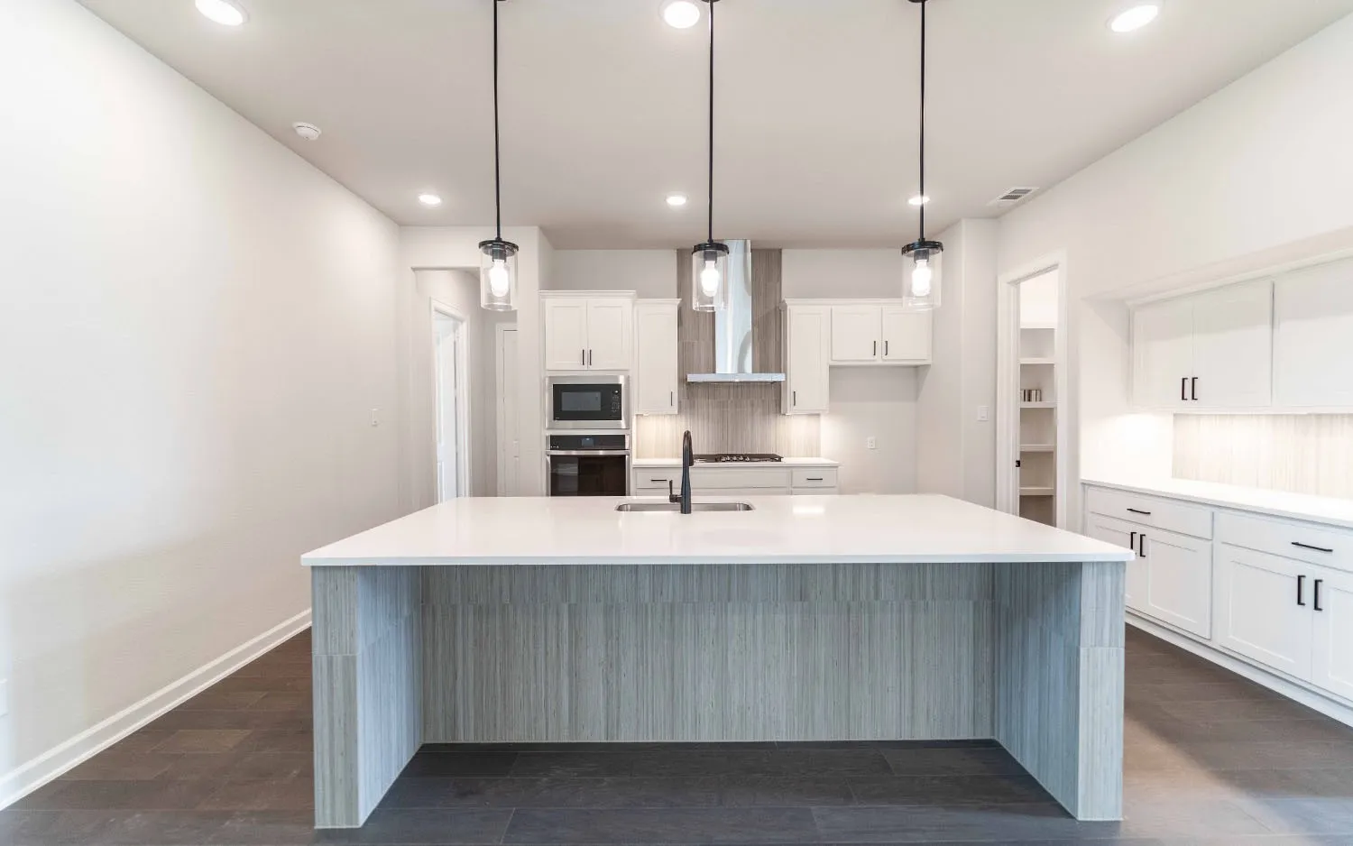 Single Family Residence For Sale in Rockwall County , 312 Big Antler Court, Heath, Texas 75126, 5 Bedroom, 4 Bathroom, 4 Garage spaces, 3,688 Sqft, built in 2025, New Construction - Incomplete, Price $799,990, mls#20964048, Real Estate Agent in Heath, Homes For Sale in Rockwall county, Homes For Sale in Heath, Realtor in Heath Texas, Real Estate Brokerage Independent Realty Texas, Luminita Cordes Realtor
