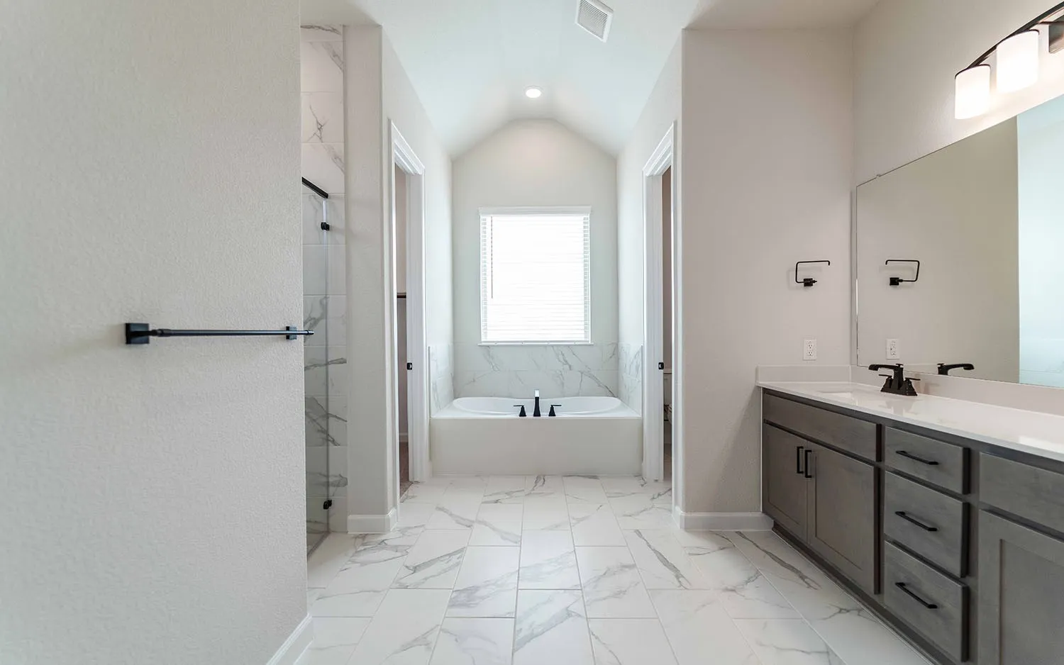 Single Family Residence For Sale in Rockwall County , 312 Big Antler Court, Heath, Texas 75126, 5 Bedroom, 4 Bathroom, 4 Garage spaces, 3,688 Sqft, built in 2025, New Construction - Incomplete, Price $799,990, mls#20964048, Real Estate Agent in Heath, Homes For Sale in Rockwall county, Homes For Sale in Heath, Realtor in Heath Texas, Real Estate Brokerage Independent Realty Texas, Luminita Cordes Realtor