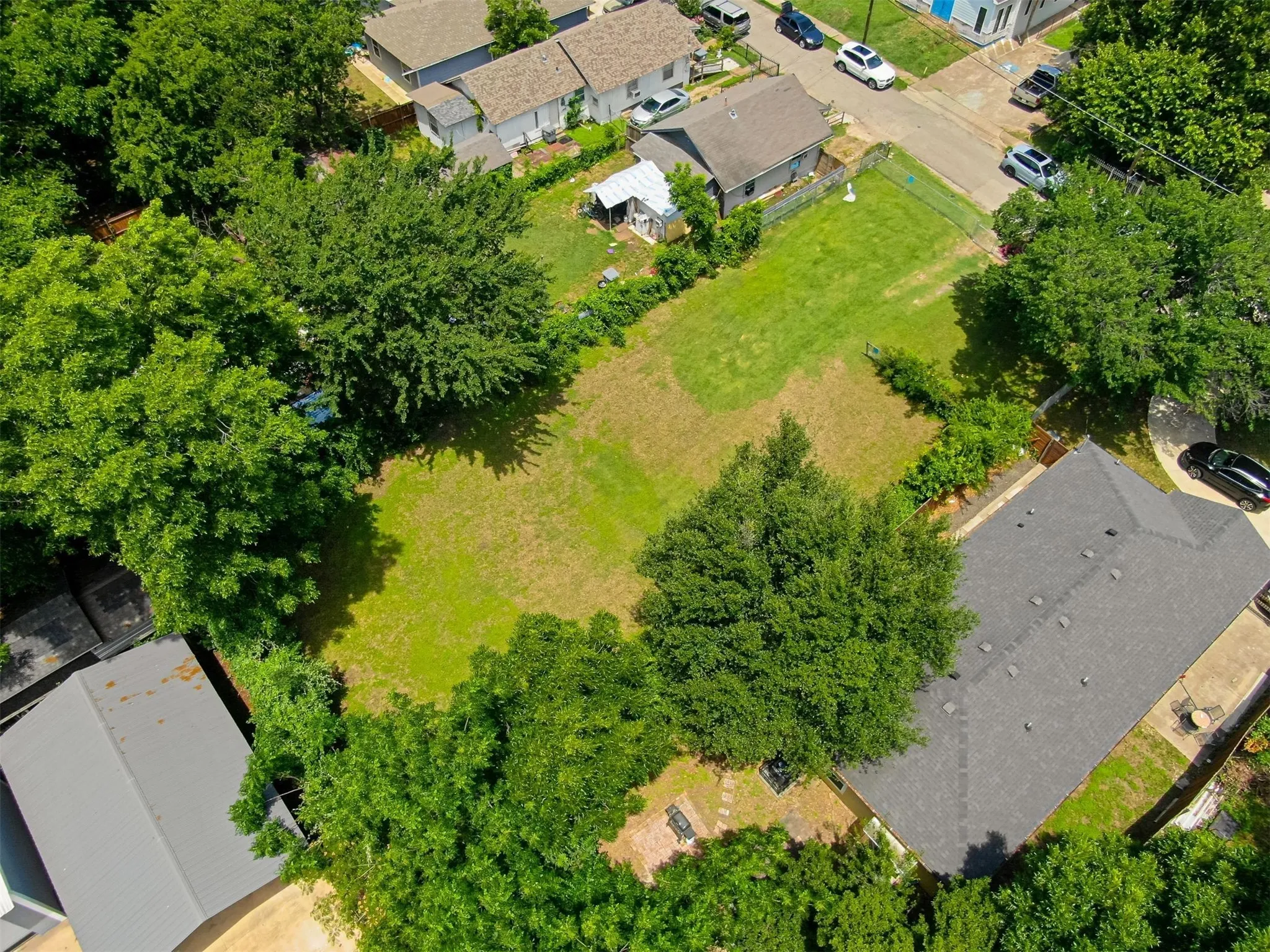 Improved Land For Sale in Dallas County , 216 W Jerden Lane, Dallas, Texas 75208, 0, 0, Garage spaces, 0 Sqft, built in 1945, Price $350,000, mls#20958657, Real Estate Agent in Dallas, Homes For Sale in Dallas county, Homes For Sale in Dallas, Realtor in Dallas Texas, Real Estate Brokerage Independent Realty Texas, Luminita Cordes Realtor