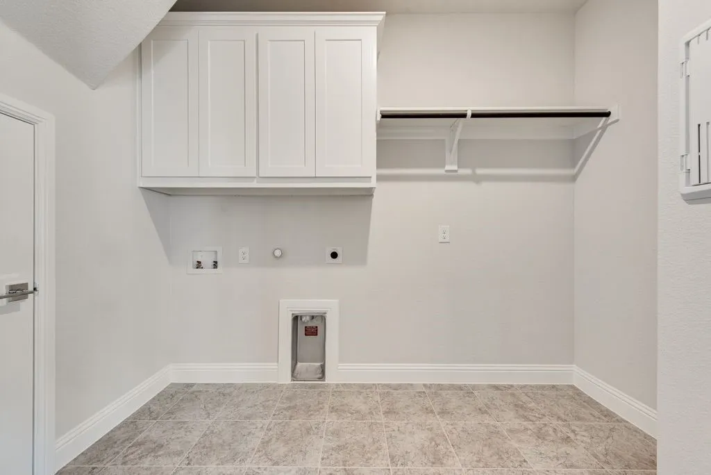 Single Family Residence For Sale in Johnson County , 1706 Cedar Bluff Parkway, Mansfield, Texas 76063, 5 Bedroom, 5 Bathroom, 3 Garage spaces, 4,722 Sqft, built in 2025, New Construction - Complete, mls#20965548, Real Estate Agent in Mansfield, Homes For Sale in Johnson county, Homes For Sale in Mansfield, Realtor in Mansfield Texas, Real Estate Brokerage Independent Realty Texas, Luminita Cordes Realtor