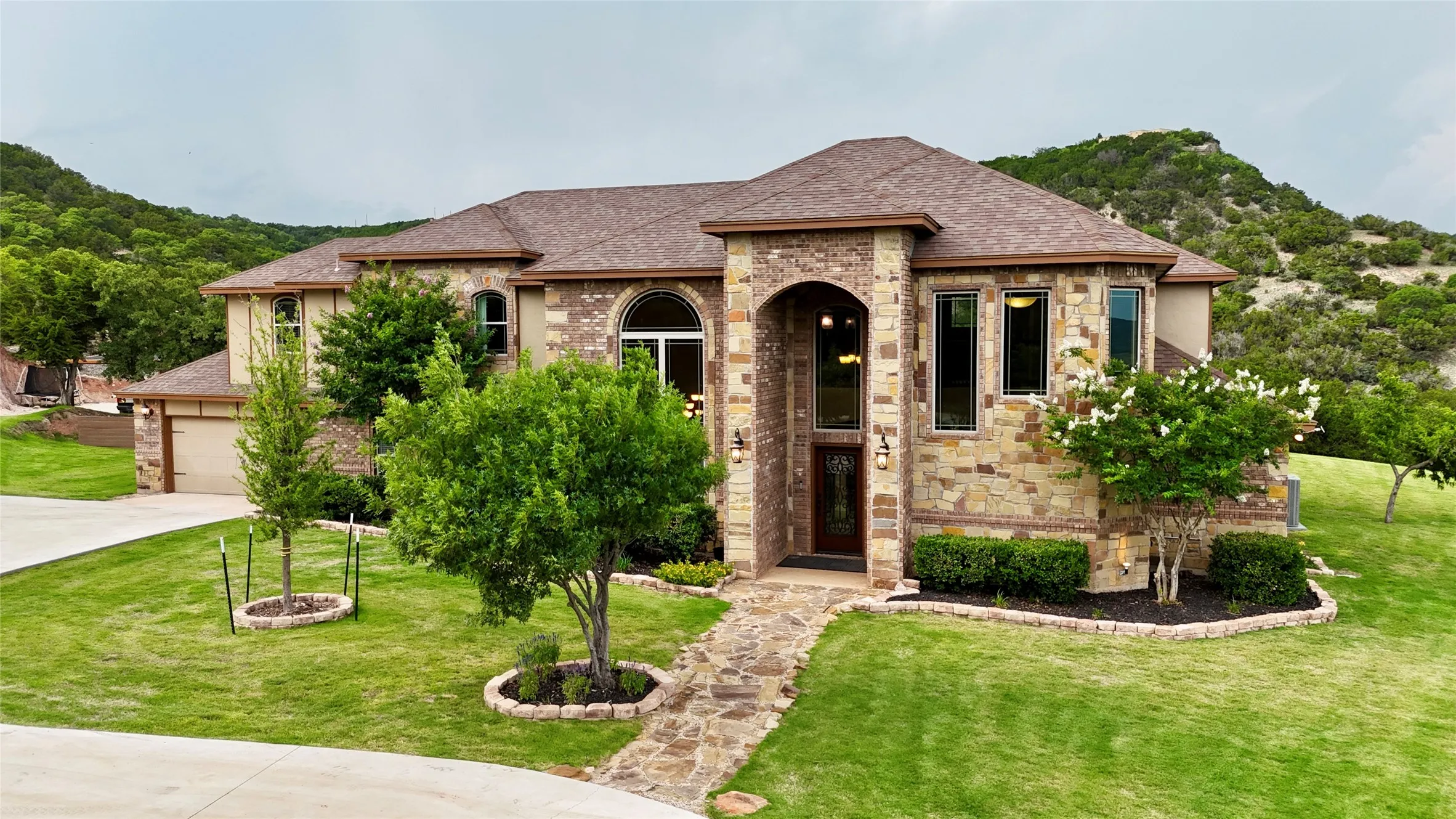 Single Family Residence For Sale in Taylor County , 642 Cedar Creek Ranch Trail, Tuscola, Texas 79562, 5 Bedroom, 6 Bathroom, 2 Garage spaces, 6,027 Sqft, built in 2011, mls#20966340, Real Estate Agent in Tuscola, Homes For Sale in Taylor county, Homes For Sale in Tuscola, Realtor in Tuscola Texas, Real Estate Brokerage Independent Realty Texas, Luminita Cordes Realtor