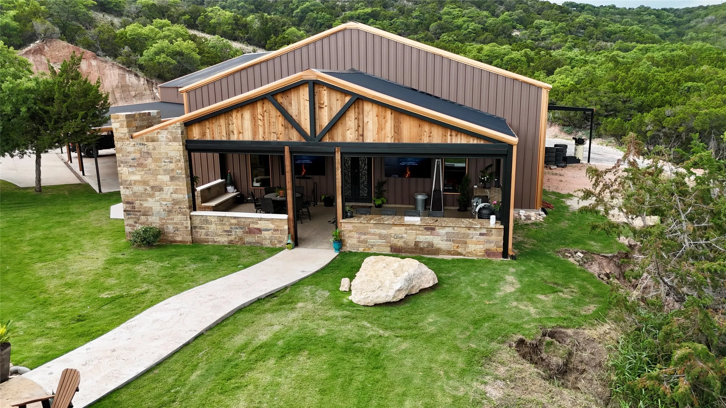 Single Family Residence For Sale in Taylor County , 642 Cedar Creek Ranch Trail, Tuscola, Texas 79562, 5 Bedroom, 6 Bathroom, 2 Garage spaces, 6,027 Sqft, built in 2011, mls#20966340, Real Estate Agent in Tuscola, Homes For Sale in Taylor county, Homes For Sale in Tuscola, Realtor in Tuscola Texas, Real Estate Brokerage Independent Realty Texas, Luminita Cordes Realtor