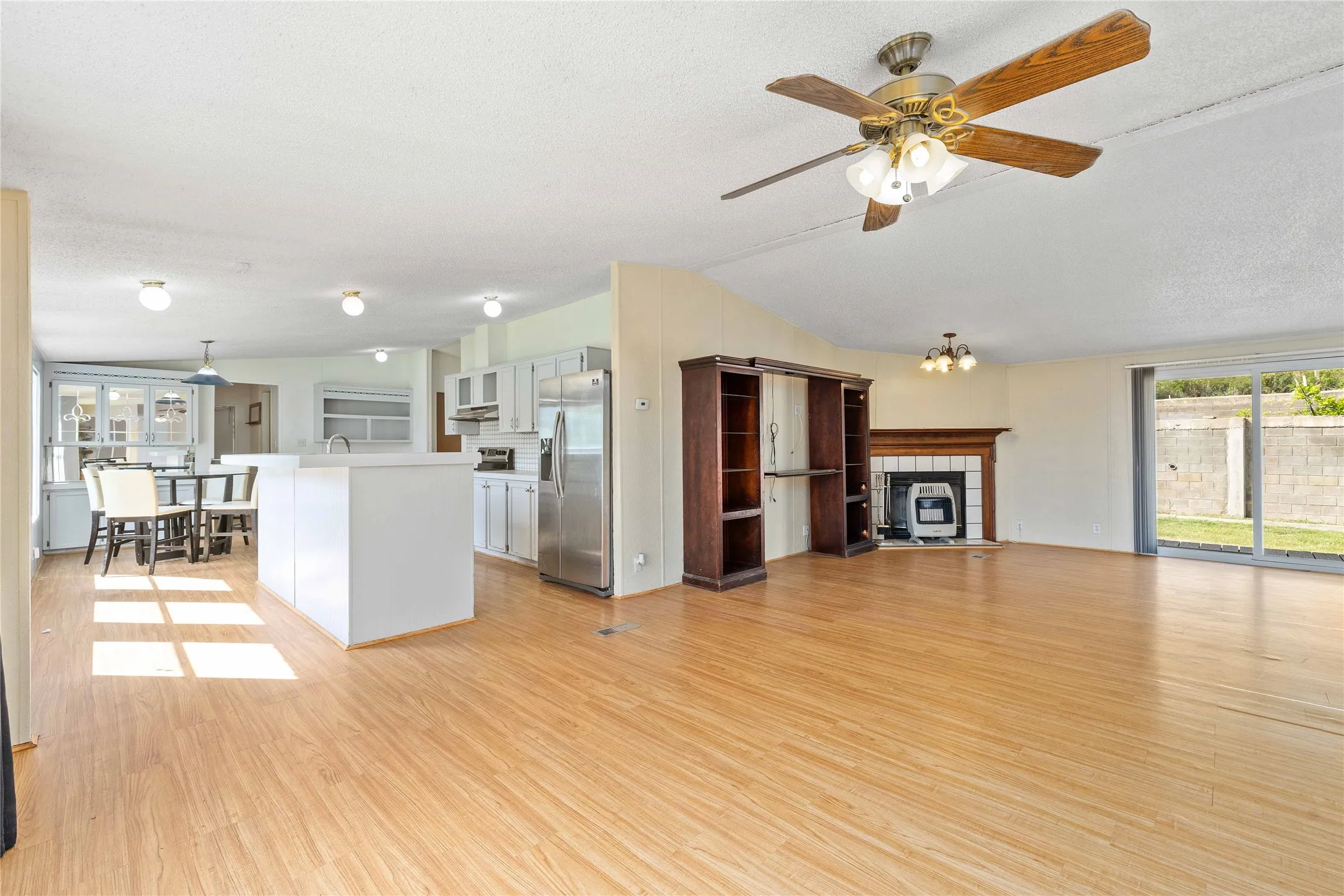 Manufactured Home For Sale in Coleman County , 1502 Avenue B, Santa Anna, Texas 76878, 3 Bedroom, 2 Bathroom, Garage spaces, 1,680 Sqft, built in 1998, mls#20965710, Real Estate Agent in Santa Anna, Homes For Sale in Coleman county, Homes For Sale in Santa Anna, Realtor in Santa Anna Texas, Real Estate Brokerage Independent Realty Texas, Luminita Cordes Realtor