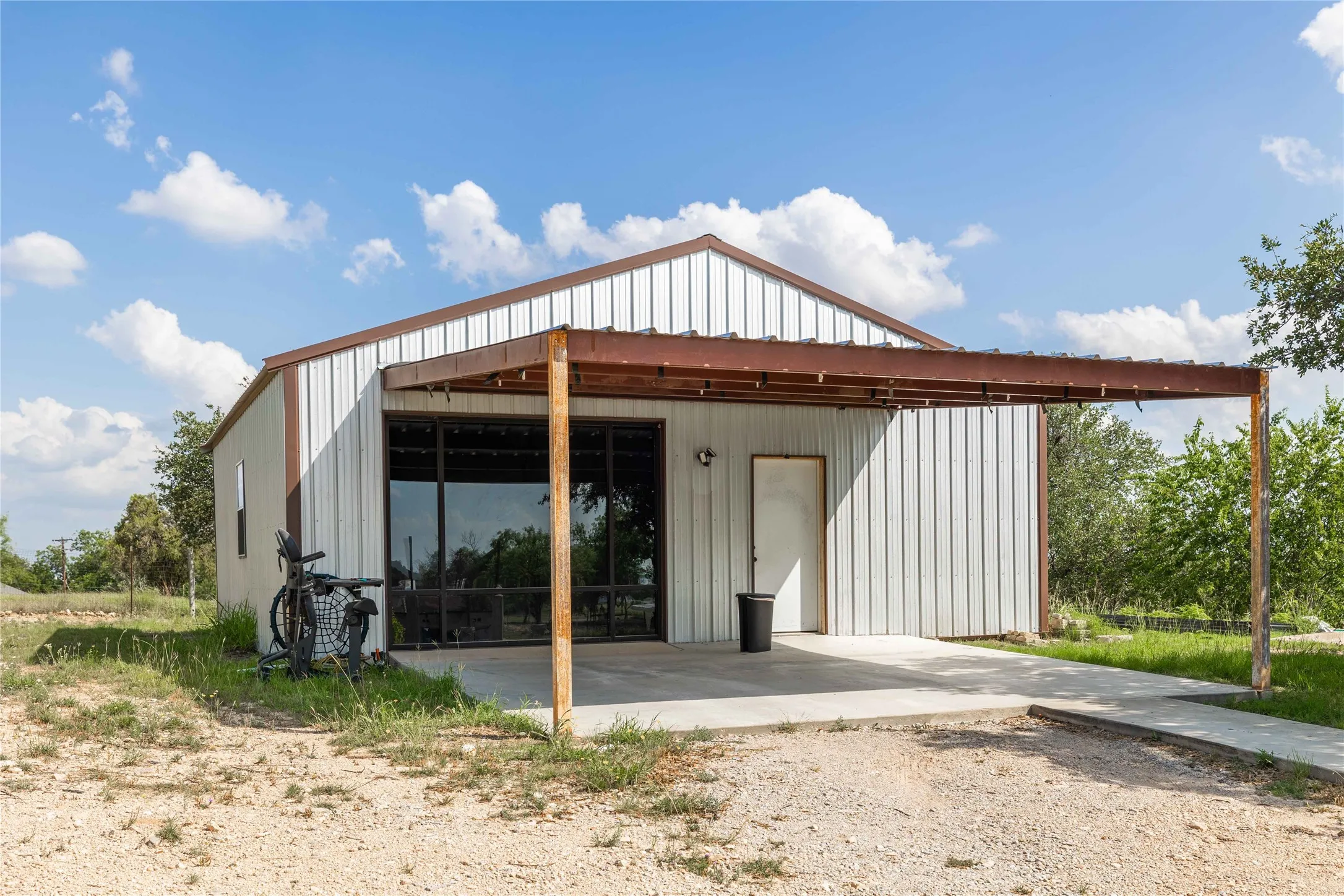 900 sqft shop or Hobby area