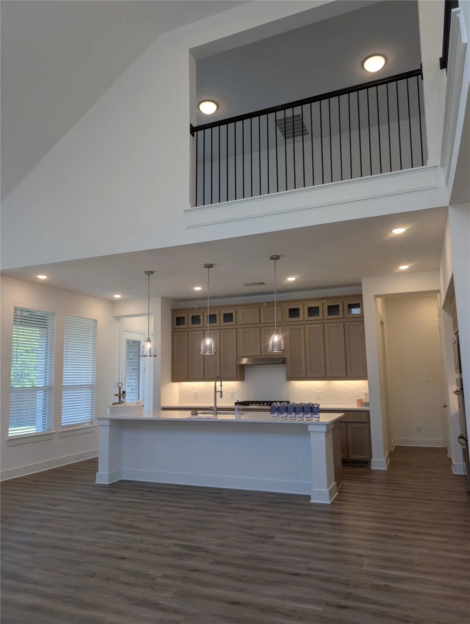 Fabulous kitchen with spacious loft upstairs