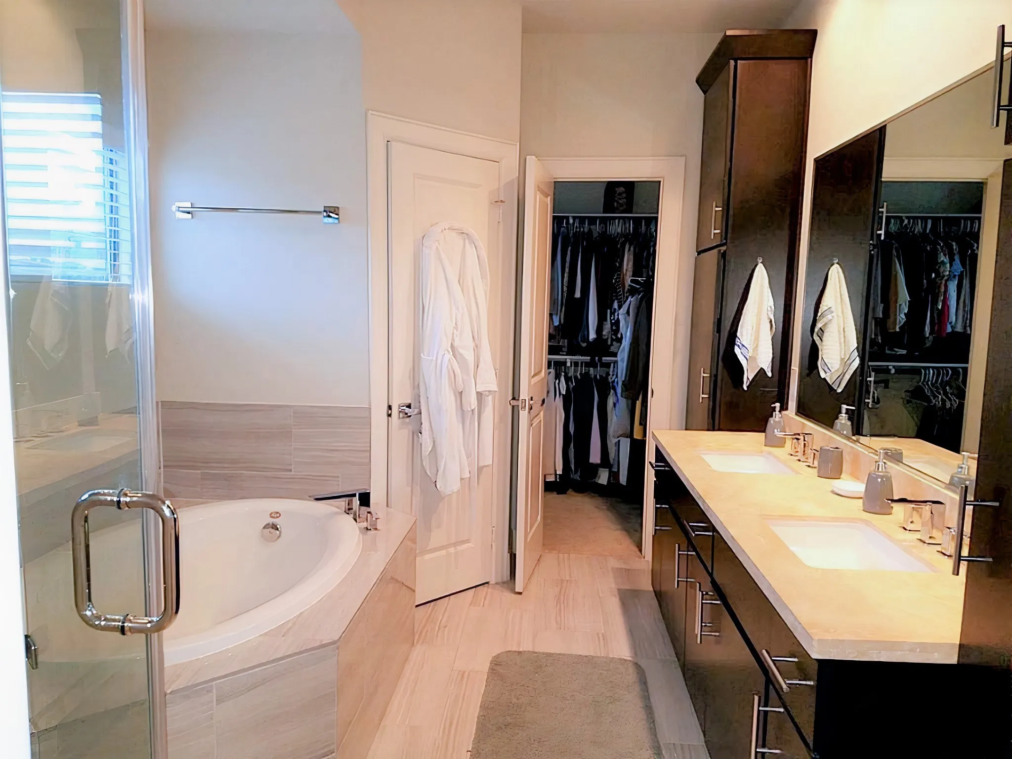 Detached For Rent in Harris County , 5305 Petty Street, Houston, Texas 77007, 3 Bedrooms, 4 Bathrooms, 2 Garage spaces, 2,304 Sqft, built in 2015, Price $3,150, mls#29060018, Real Estate Agent in Houston, Homes For Rent in Harris county, Homes For Rent in Houston, Realtor in Houston Texas, Real Estate Brokerage Independent Realty Texas, Luminita Cordes Realtor