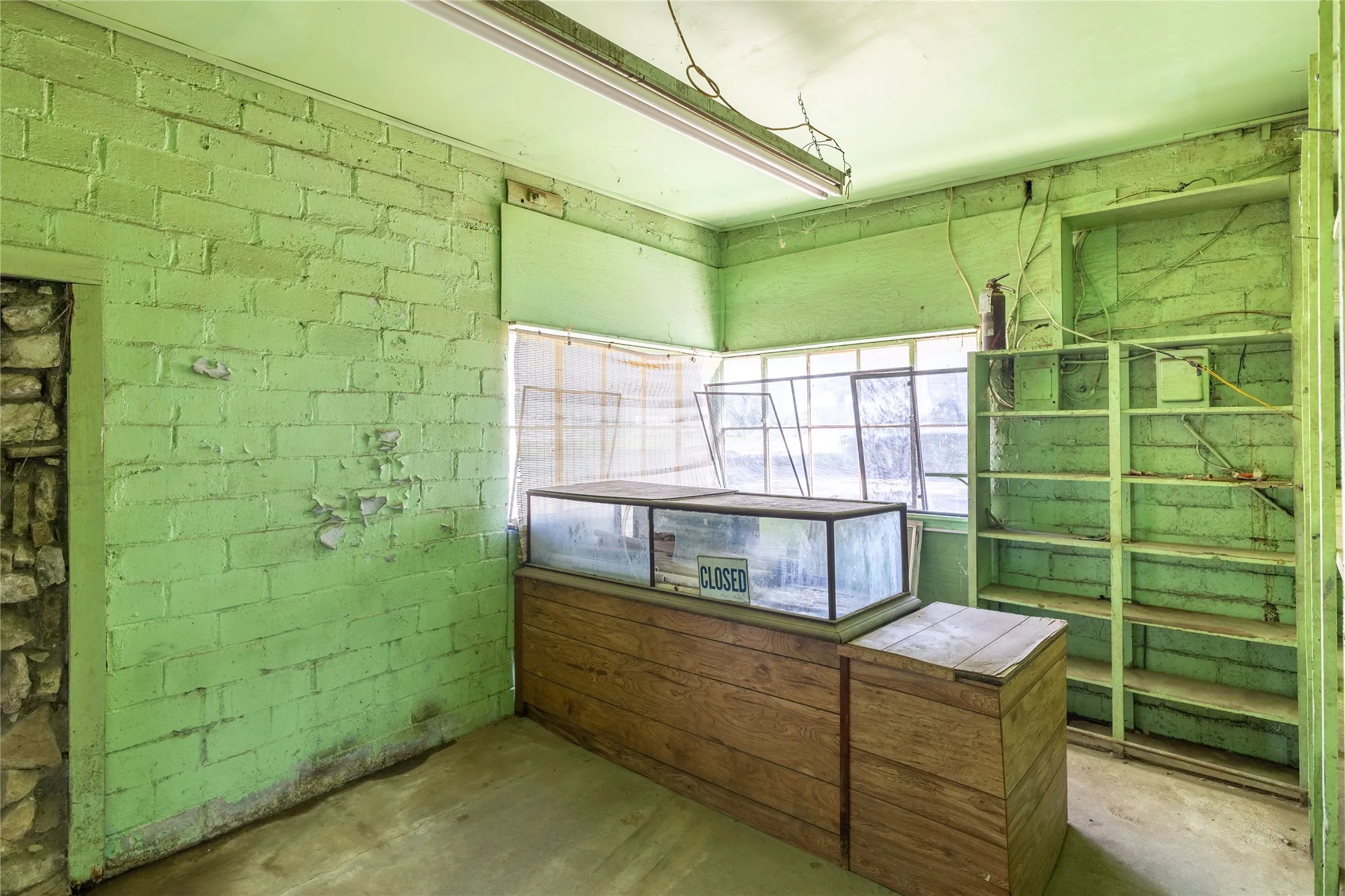 Warehouse For Sale in Somervell County , 210 Austin Road, Glen Rose, Texas 76043, 0, 0, Garage spaces, 1,532 Sqft, built in 1952, Preowned, mls#20966900, Real Estate Agent in Glen Rose, Homes For Sale in Somervell county, Homes For Sale in Glen Rose, Realtor in Glen Rose Texas, Real Estate Brokerage Independent Realty Texas, Luminita Cordes Realtor