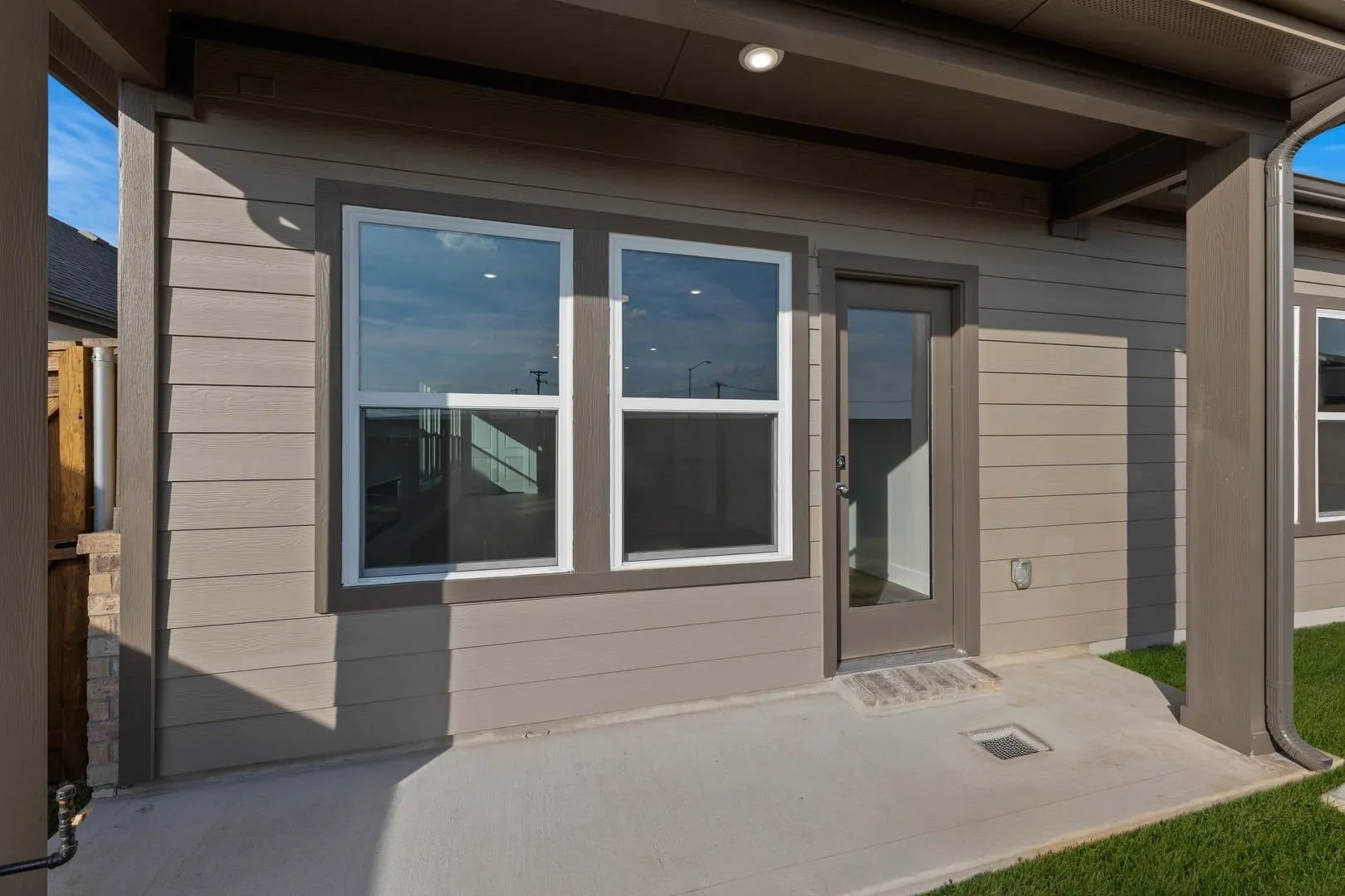 Single Family Residence For Sale in Denton County , 7317 Autumn Hill Drive, Denton, Texas 76249, 3 Bedroom, 3 Bathroom, 2 Garage spaces, 1,725 Sqft, built in 2025, New Construction - Complete, mls#20968363, Real Estate Agent in Denton, Homes For Sale in Denton county, Homes For Sale in Denton, Realtor in Denton Texas, Real Estate Brokerage Independent Realty Texas, Luminita Cordes Realtor