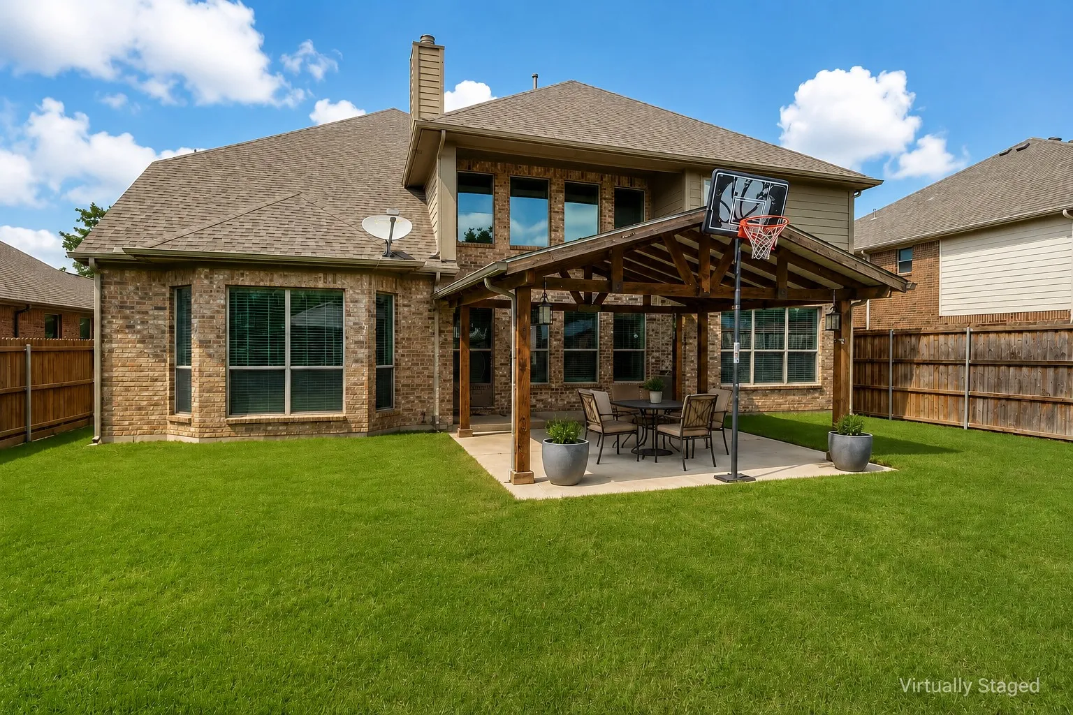 Single Family Residence For Sale in Denton County , 403 Sodbury Court, Roanoke, Texas 76262, 4 Bedroom, 4 Bathroom, 2 Garage spaces, 4,173 Sqft, built in 2008, Preowned, mls#20968428, Real Estate Agent in Roanoke, Homes For Sale in Denton county, Homes For Sale in Roanoke, Realtor in Roanoke Texas, Real Estate Brokerage Independent Realty Texas, Luminita Cordes Realtor