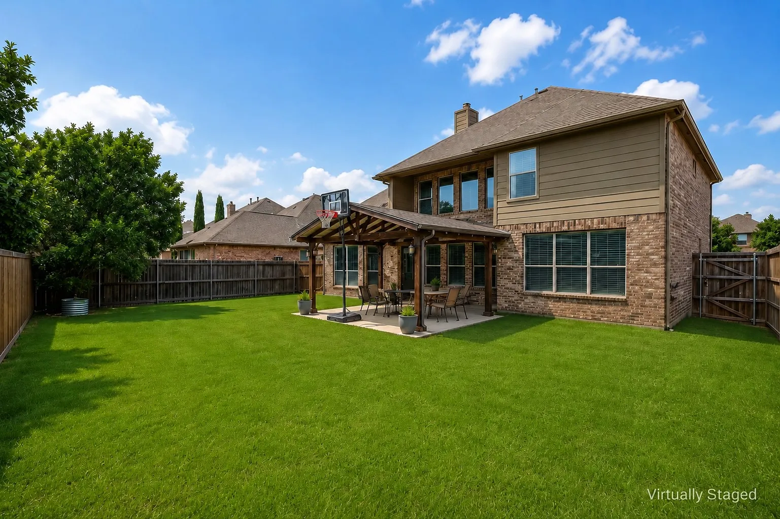 Single Family Residence For Sale in Denton County , 403 Sodbury Court, Roanoke, Texas 76262, 4 Bedroom, 4 Bathroom, 2 Garage spaces, 4,173 Sqft, built in 2008, Preowned, mls#20968428, Real Estate Agent in Roanoke, Homes For Sale in Denton county, Homes For Sale in Roanoke, Realtor in Roanoke Texas, Real Estate Brokerage Independent Realty Texas, Luminita Cordes Realtor