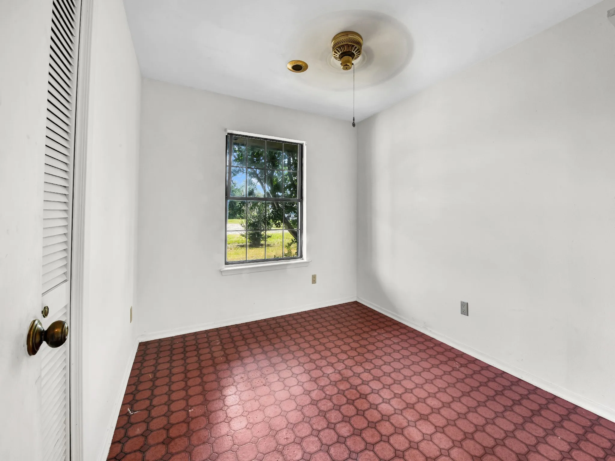 Farm For Sale in Parker County , 401 Old Agnes Road, Weatherford, Texas 76088, 3 Bedroom, 2 Bathroom, 2 Garage spaces, 2,380 Sqft, built in 1978, Preowned, mls#20946572, Real Estate Agent in Weatherford, Homes For Sale in Parker county, Homes For Sale in Weatherford, Realtor in Weatherford Texas, Real Estate Brokerage Independent Realty Texas, Luminita Cordes Realtor