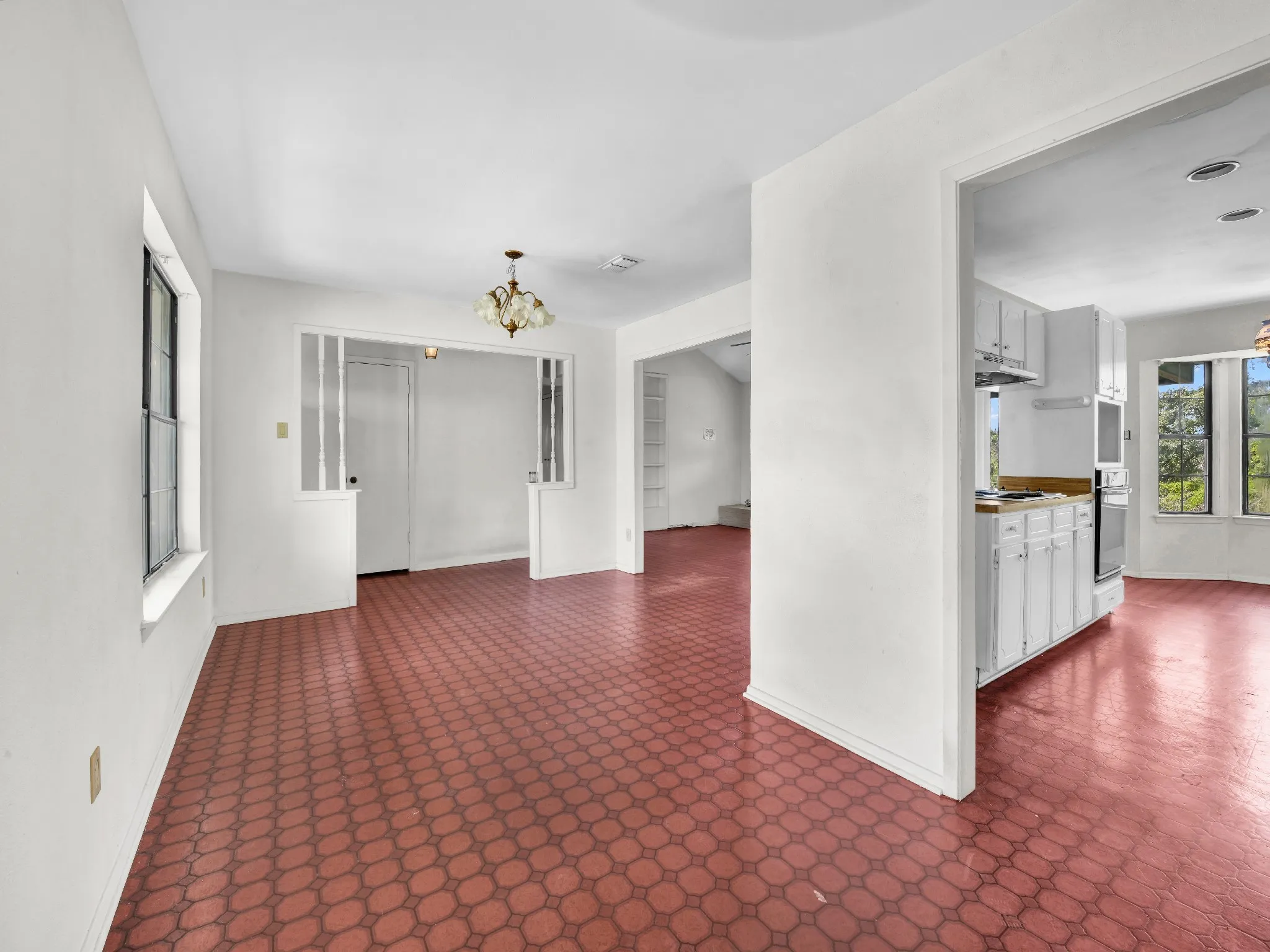 Farm For Sale in Parker County , 401 Old Agnes Road, Weatherford, Texas 76088, 3 Bedroom, 2 Bathroom, 2 Garage spaces, 2,380 Sqft, built in 1978, Preowned, mls#20946572, Real Estate Agent in Weatherford, Homes For Sale in Parker county, Homes For Sale in Weatherford, Realtor in Weatherford Texas, Real Estate Brokerage Independent Realty Texas, Luminita Cordes Realtor