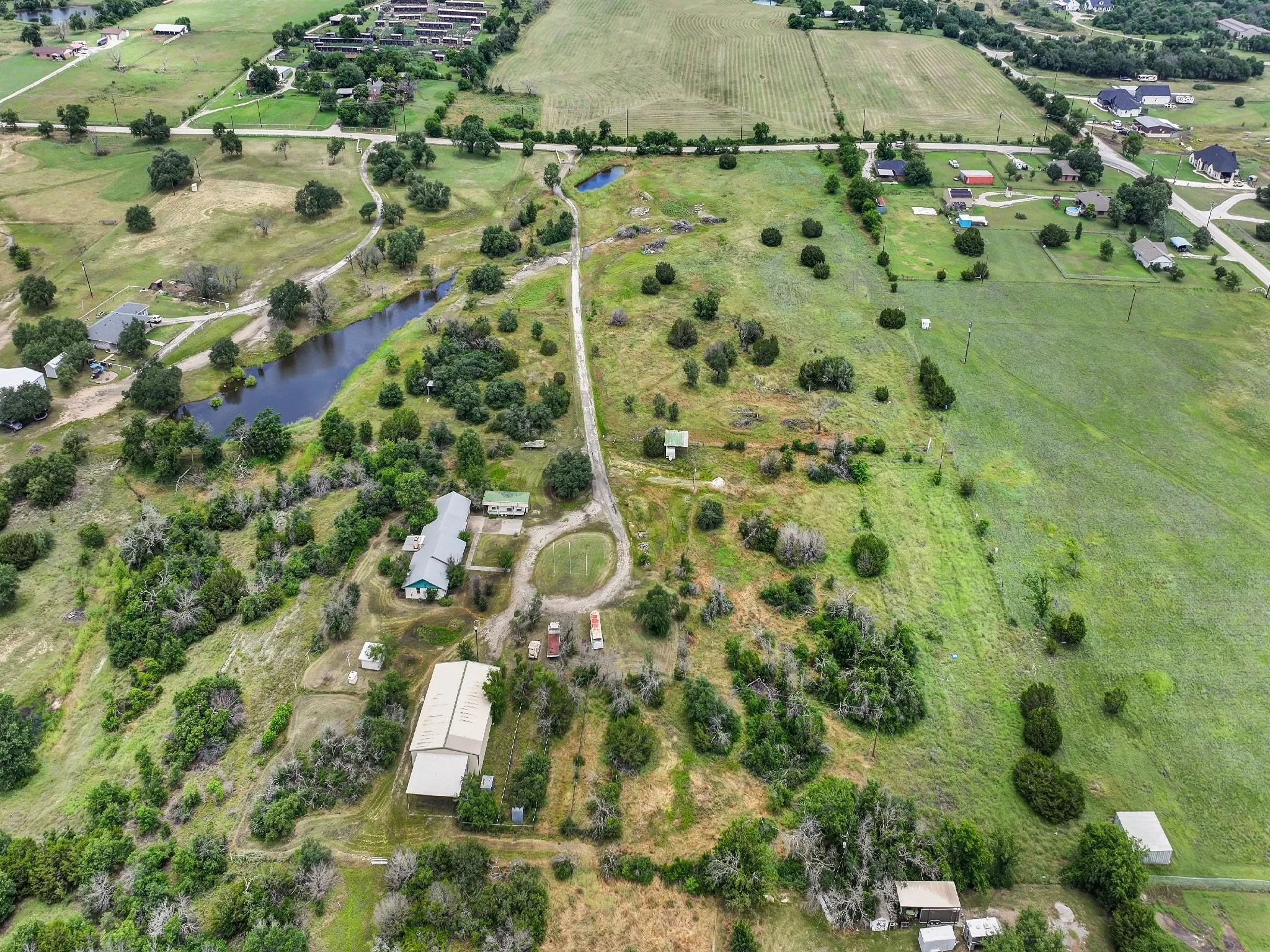 Farm For Sale in Parker County , 401 Old Agnes Road, Weatherford, Texas 76088, 3 Bedroom, 2 Bathroom, 2 Garage spaces, 2,380 Sqft, built in 1978, Preowned, mls#20946572, Real Estate Agent in Weatherford, Homes For Sale in Parker county, Homes For Sale in Weatherford, Realtor in Weatherford Texas, Real Estate Brokerage Independent Realty Texas, Luminita Cordes Realtor