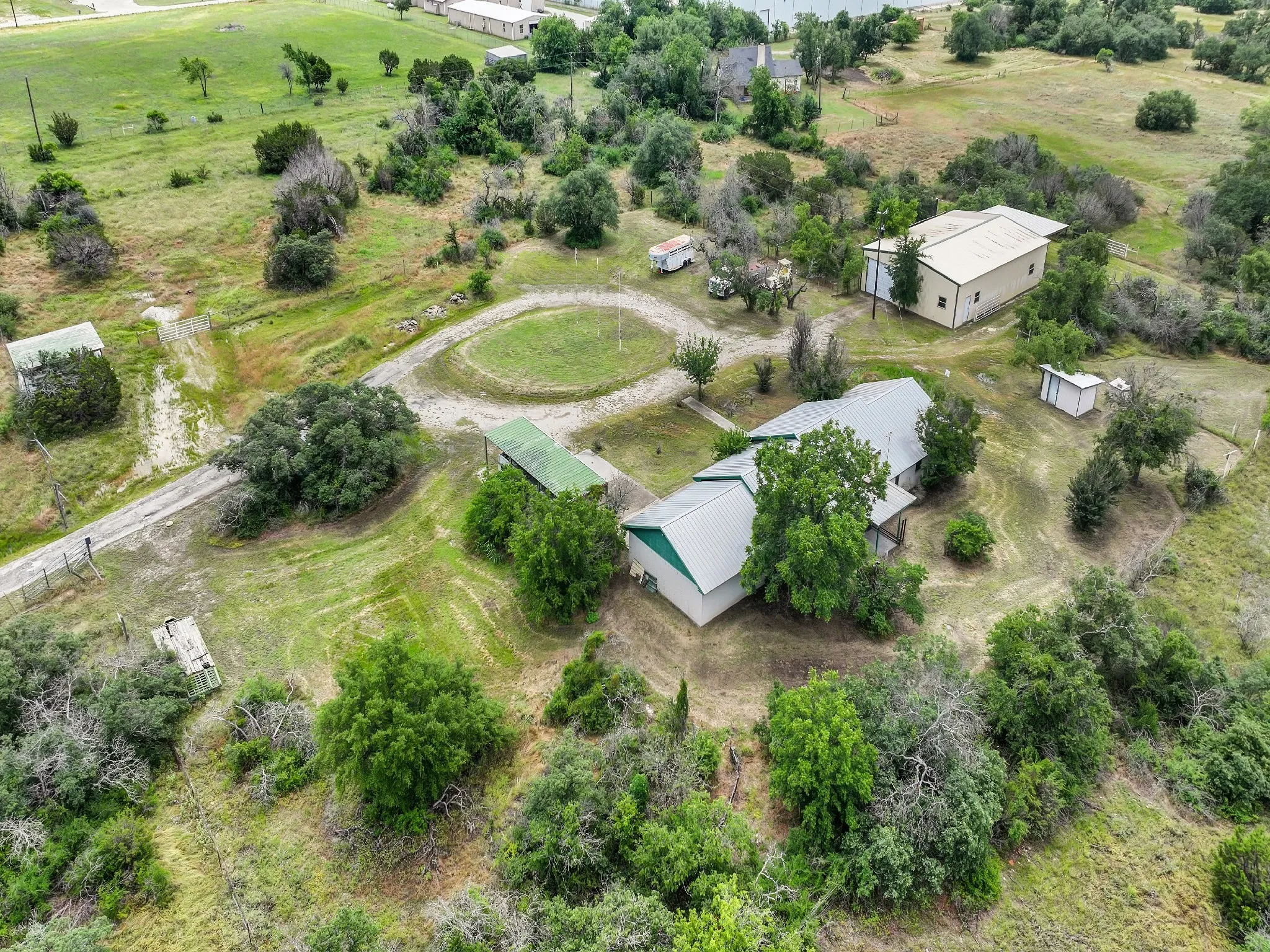 Farm For Sale in Parker County , 401 Old Agnes Road, Weatherford, Texas 76088, 3 Bedroom, 2 Bathroom, 2 Garage spaces, 2,380 Sqft, built in 1978, Preowned, mls#20946572, Real Estate Agent in Weatherford, Homes For Sale in Parker county, Homes For Sale in Weatherford, Realtor in Weatherford Texas, Real Estate Brokerage Independent Realty Texas, Luminita Cordes Realtor
