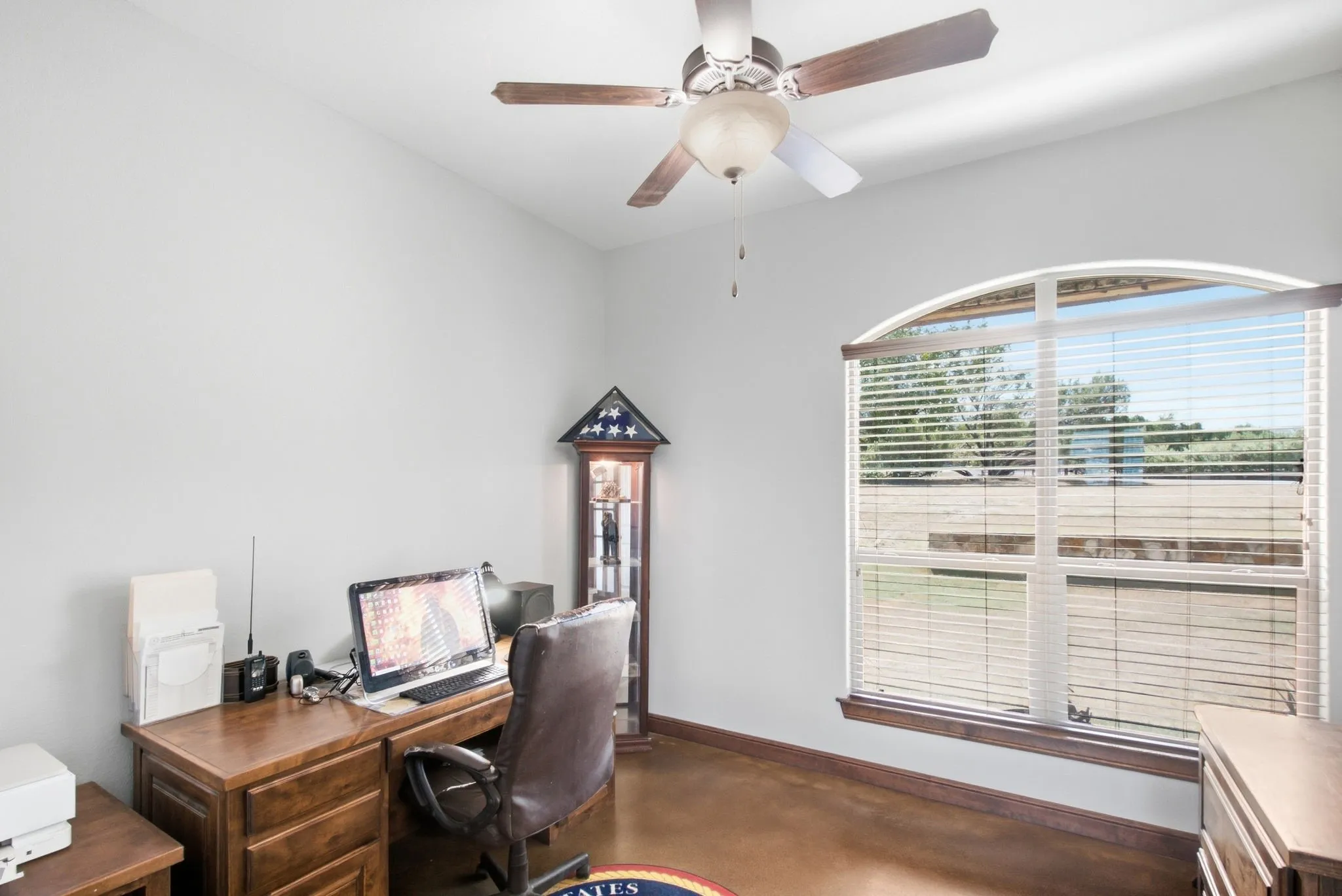 Office or 5th bedroom