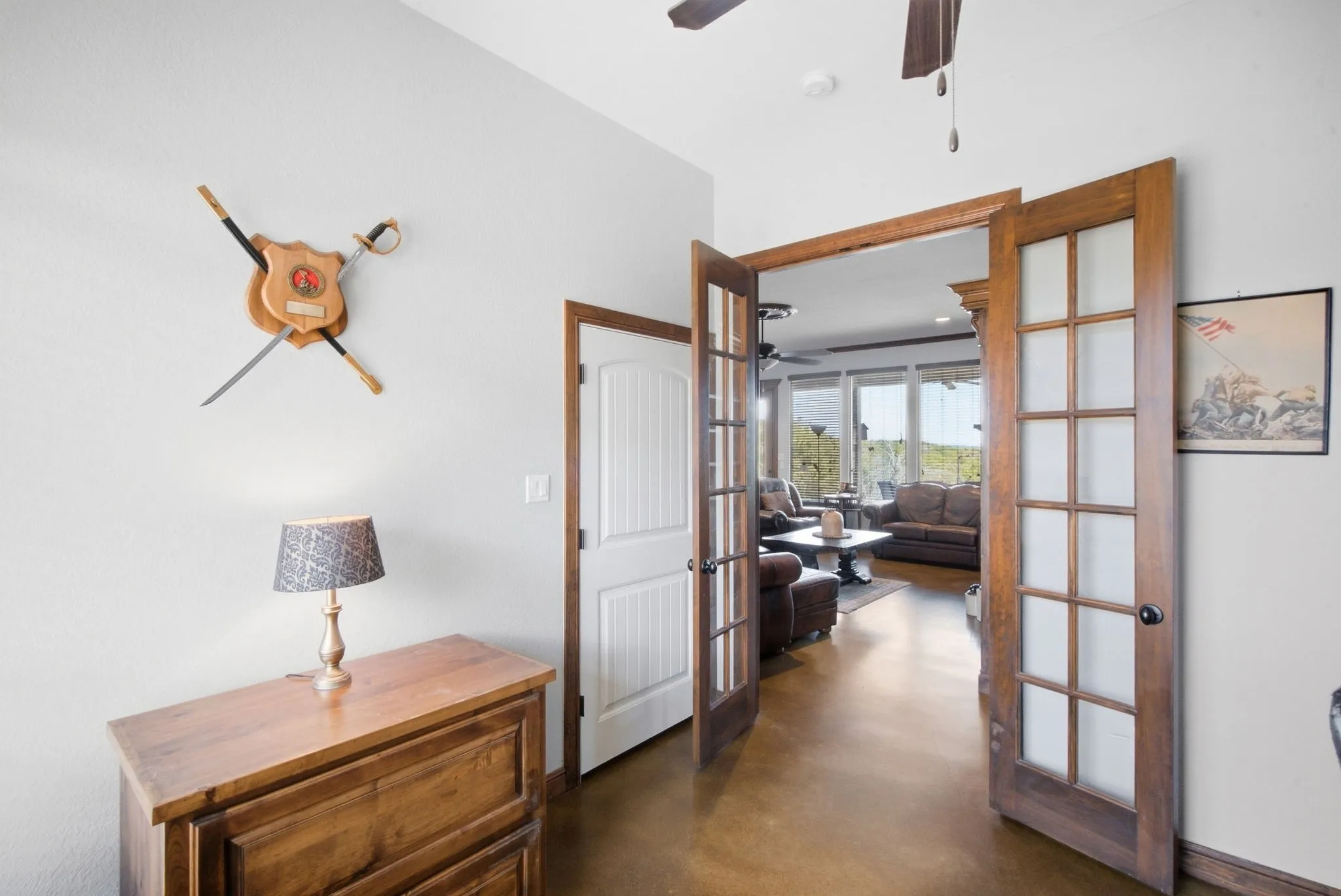 office or 5th bedroom