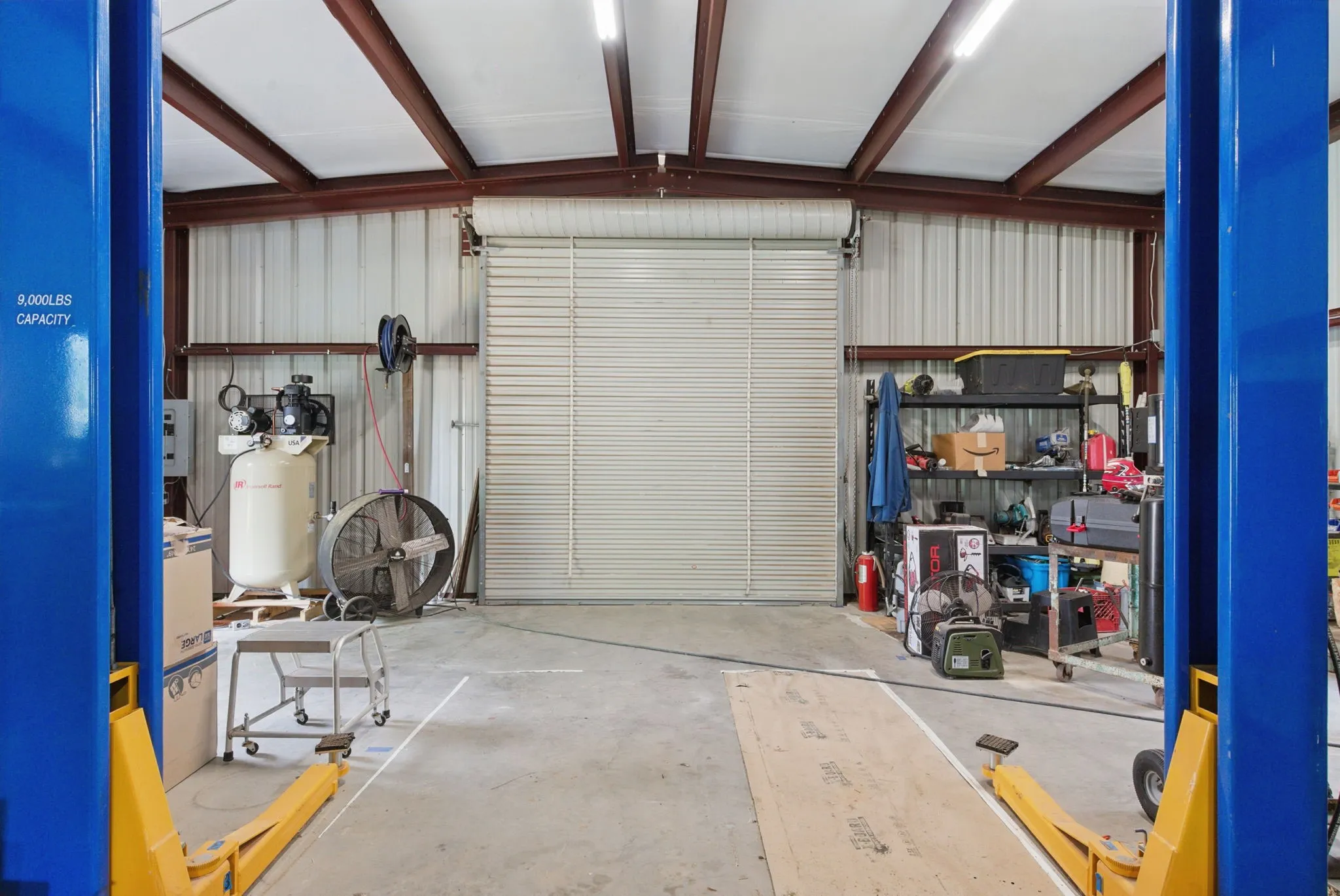 Single Family Residence For Sale in Erath County , 565 Ridgeway Drive, Bluff Dale, Texas 76433, 4 Bedroom, 3 Bathroom, 2 Garage spaces, 2,807 Sqft, built in 2016, Preowned, mls#20968251, Real Estate Agent in Bluff Dale, Homes For Sale in Erath county, Homes For Sale in Bluff Dale, Realtor in Bluff Dale Texas, Real Estate Brokerage Independent Realty Texas, Luminita Cordes Realtor