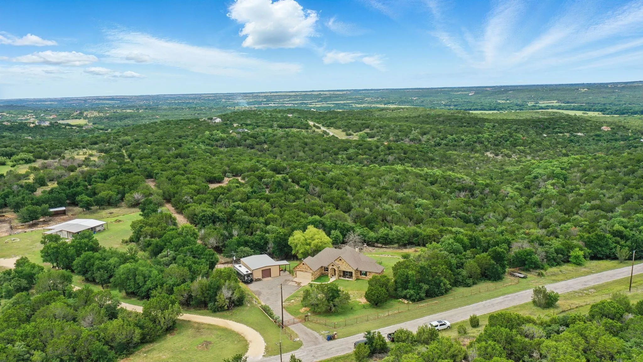 Single Family Residence For Sale in Erath County , 565 Ridgeway Drive, Bluff Dale, Texas 76433, 4 Bedroom, 3 Bathroom, 2 Garage spaces, 2,807 Sqft, built in 2016, Preowned, mls#20968251, Real Estate Agent in Bluff Dale, Homes For Sale in Erath county, Homes For Sale in Bluff Dale, Realtor in Bluff Dale Texas, Real Estate Brokerage Independent Realty Texas, Luminita Cordes Realtor