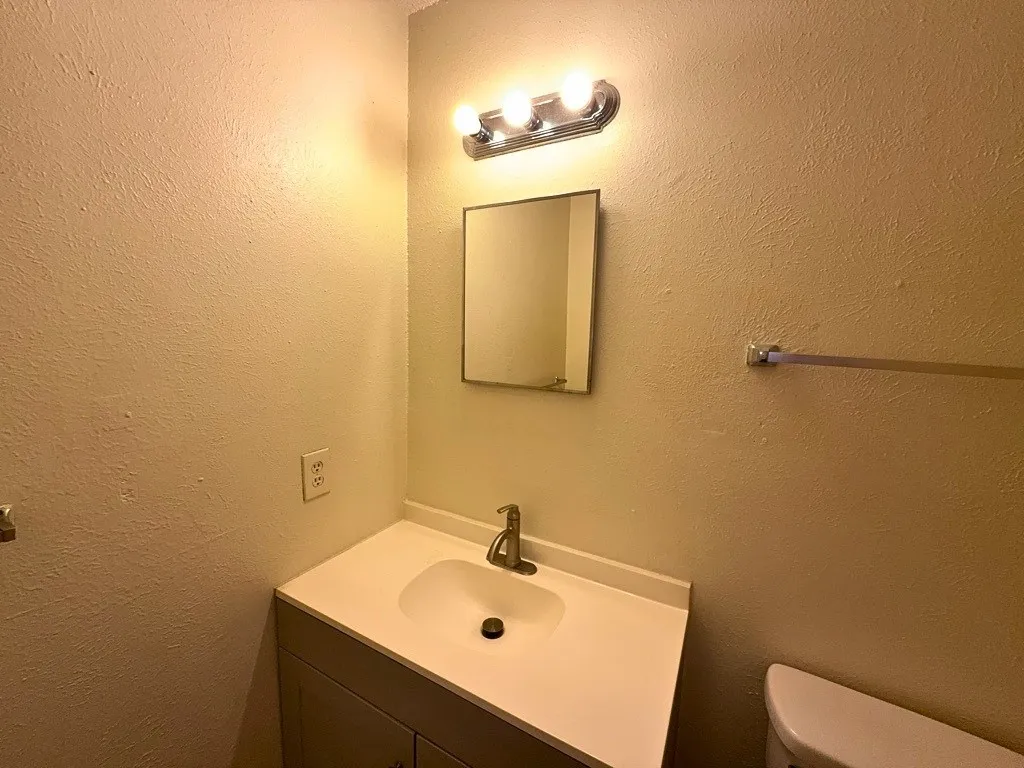 Apartment For Rent in Denton County , 219 Fry Street 1, Denton, Texas 76201, 2 Bedroom, 1 Bathroom, Garage spaces, 885 Sqft, built in 1980, Preowned, mls#20970254, Real Estate Agent in Denton, Homes For Rent in Denton county, Homes For Rent in Denton, Realtor in Denton Texas, Real Estate Brokerage Independent Realty Texas, Luminita Cordes Realtor