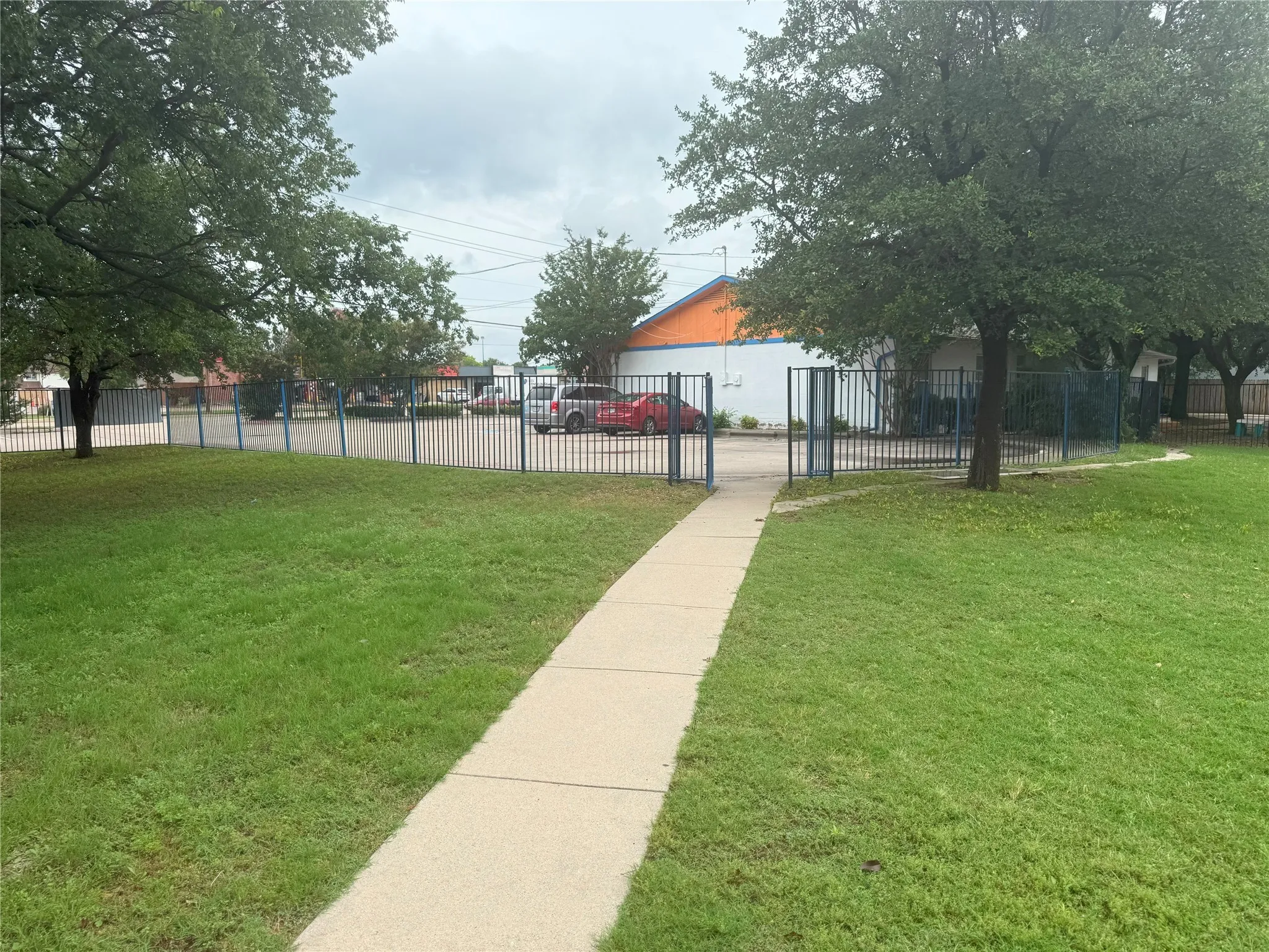 Office For Rent in Collin County , 716 E Main Street, Allen, Texas 75002, 0, 0, Garage spaces, 0 Sqft, built in 1975, Preowned, Price $1,795, mls#20970284, Real Estate Agent in Allen, Homes For Rent in Collin county, Homes For Rent in Allen, Realtor in Allen Texas, Real Estate Brokerage Independent Realty Texas, Luminita Cordes Realtor