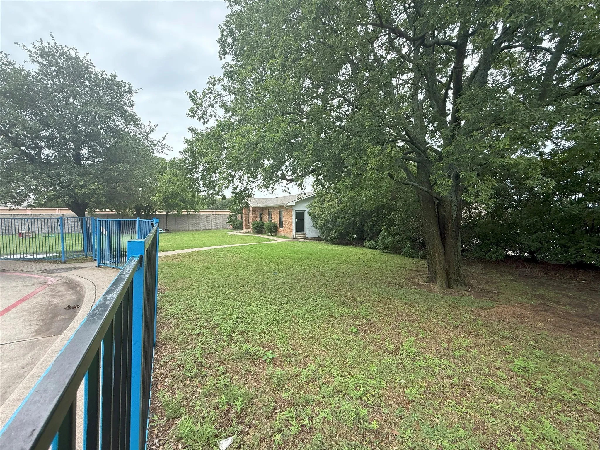 Office For Rent in Collin County , 716 E Main Street, Allen, Texas 75002, 0, 0, Garage spaces, 0 Sqft, built in 1975, Preowned, Price $1,795, mls#20970284, Real Estate Agent in Allen, Homes For Rent in Collin county, Homes For Rent in Allen, Realtor in Allen Texas, Real Estate Brokerage Independent Realty Texas, Luminita Cordes Realtor