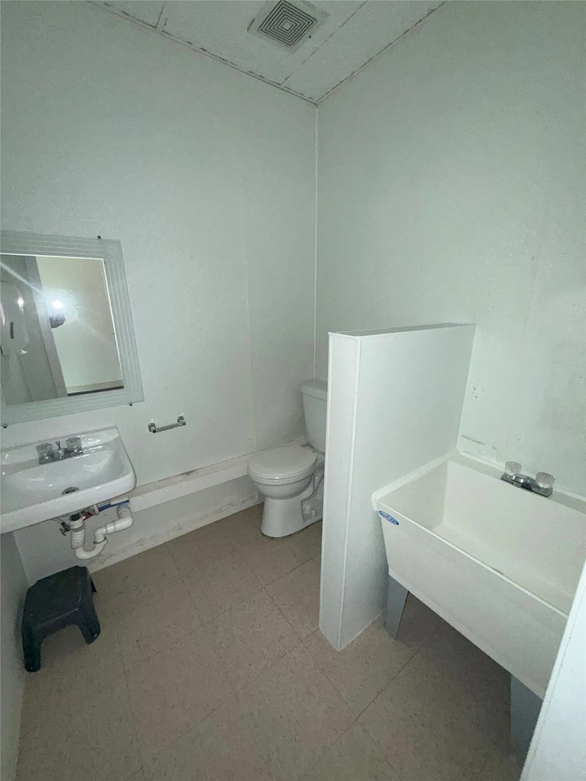 Office For Rent in Collin County , 716 E Main Street, Allen, Texas 75002, 0, 0, Garage spaces, 0 Sqft, built in 1975, Preowned, Price $1,795, mls#20970284, Real Estate Agent in Allen, Homes For Rent in Collin county, Homes For Rent in Allen, Realtor in Allen Texas, Real Estate Brokerage Independent Realty Texas, Luminita Cordes Realtor