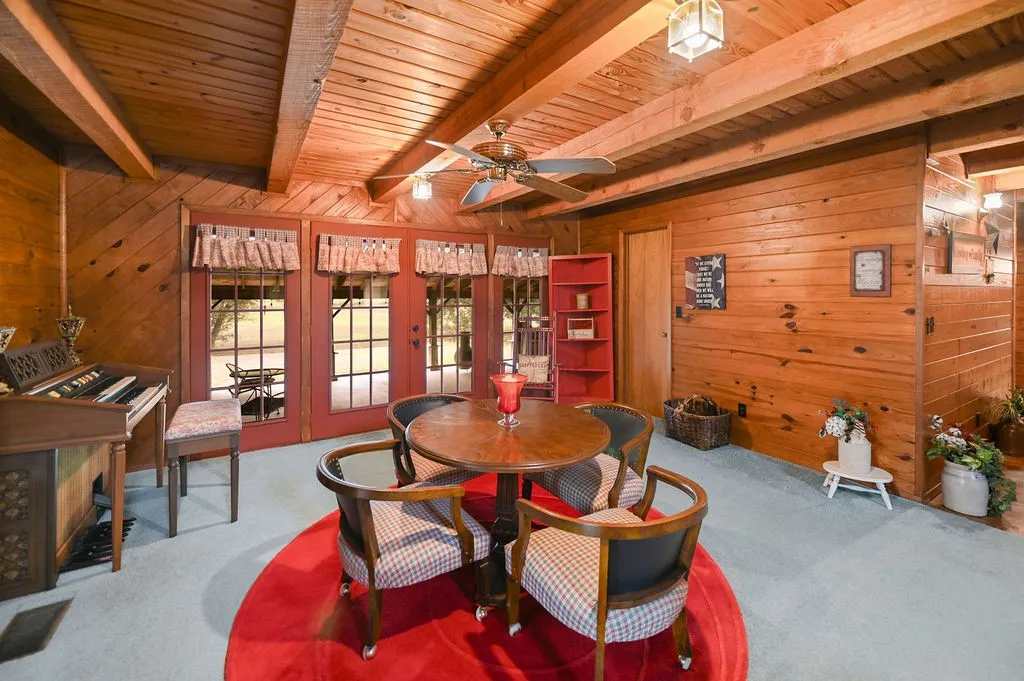 Single Family Residence For Sale in Rains County , 411 Rs County Road 4525, Point, Texas 75472, 4 Bedroom, 3 Bathroom, 2 Garage spaces, 2,744 Sqft, built in 1992, mls#20971227, Real Estate Agent in Point, Homes For Sale in Rains county, Homes For Sale in Point, Realtor in Point Texas, Real Estate Brokerage Independent Realty Texas, Luminita Cordes Realtor