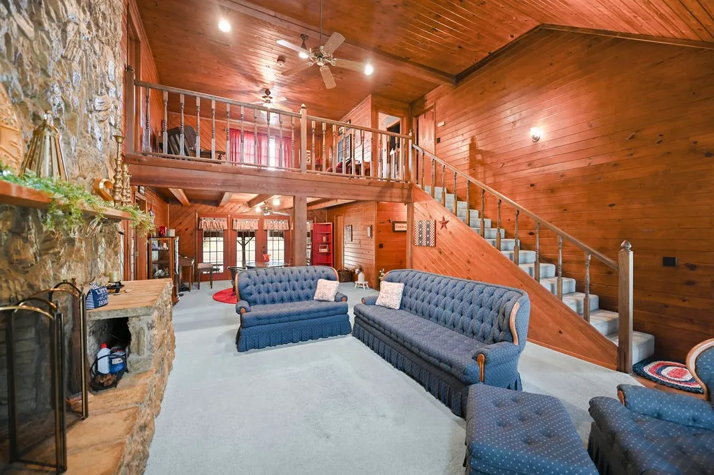 Single Family Residence For Sale in Rains County , 411 Rs County Road 4525, Point, Texas 75472, 4 Bedroom, 3 Bathroom, 2 Garage spaces, 2,744 Sqft, built in 1992, mls#20971227, Real Estate Agent in Point, Homes For Sale in Rains county, Homes For Sale in Point, Realtor in Point Texas, Real Estate Brokerage Independent Realty Texas, Luminita Cordes Realtor