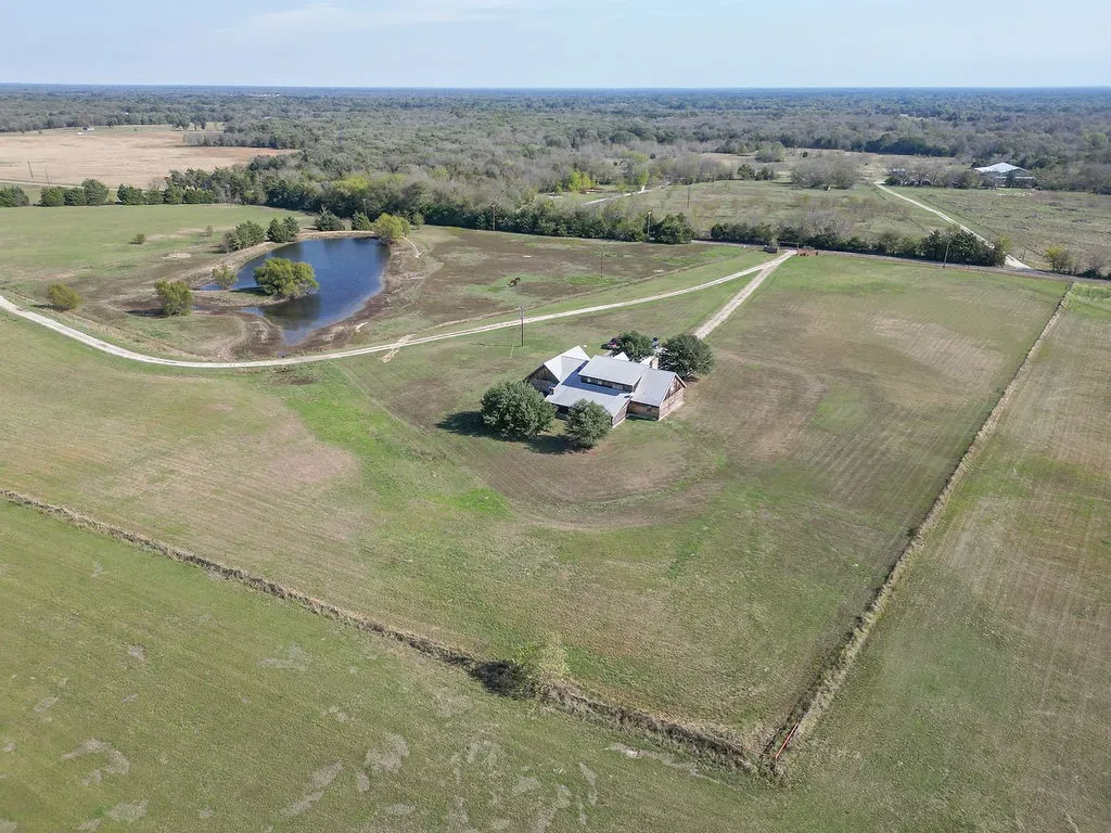 Single Family Residence For Sale in Rains County , 411 Rs County Road 4525, Point, Texas 75472, 4 Bedroom, 3 Bathroom, 2 Garage spaces, 2,744 Sqft, built in 1992, mls#20971227, Real Estate Agent in Point, Homes For Sale in Rains county, Homes For Sale in Point, Realtor in Point Texas, Real Estate Brokerage Independent Realty Texas, Luminita Cordes Realtor