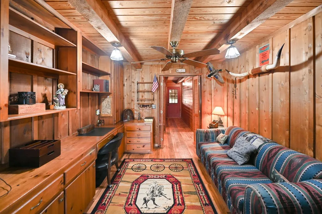 Single Family Residence For Sale in Rains County , 411 Rs County Road 4525, Point, Texas 75472, 4 Bedroom, 3 Bathroom, 2 Garage spaces, 2,744 Sqft, built in 1992, mls#20971227, Real Estate Agent in Point, Homes For Sale in Rains county, Homes For Sale in Point, Realtor in Point Texas, Real Estate Brokerage Independent Realty Texas, Luminita Cordes Realtor