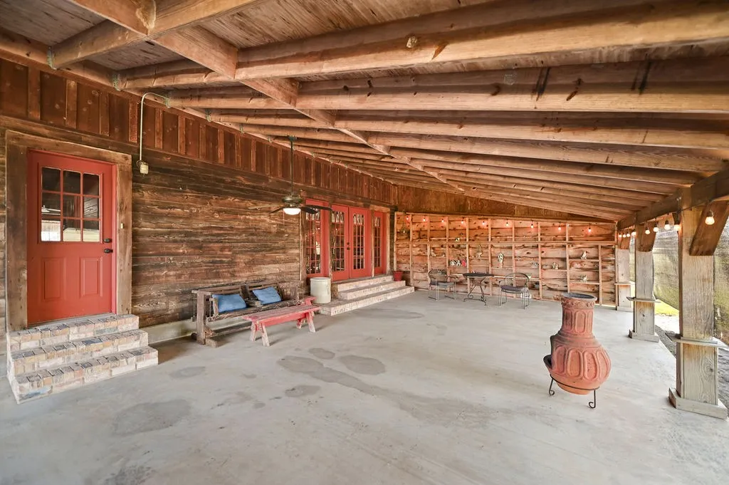 Single Family Residence For Sale in Rains County , 411 Rs County Road 4525, Point, Texas 75472, 4 Bedroom, 3 Bathroom, 2 Garage spaces, 2,744 Sqft, built in 1992, mls#20971227, Real Estate Agent in Point, Homes For Sale in Rains county, Homes For Sale in Point, Realtor in Point Texas, Real Estate Brokerage Independent Realty Texas, Luminita Cordes Realtor