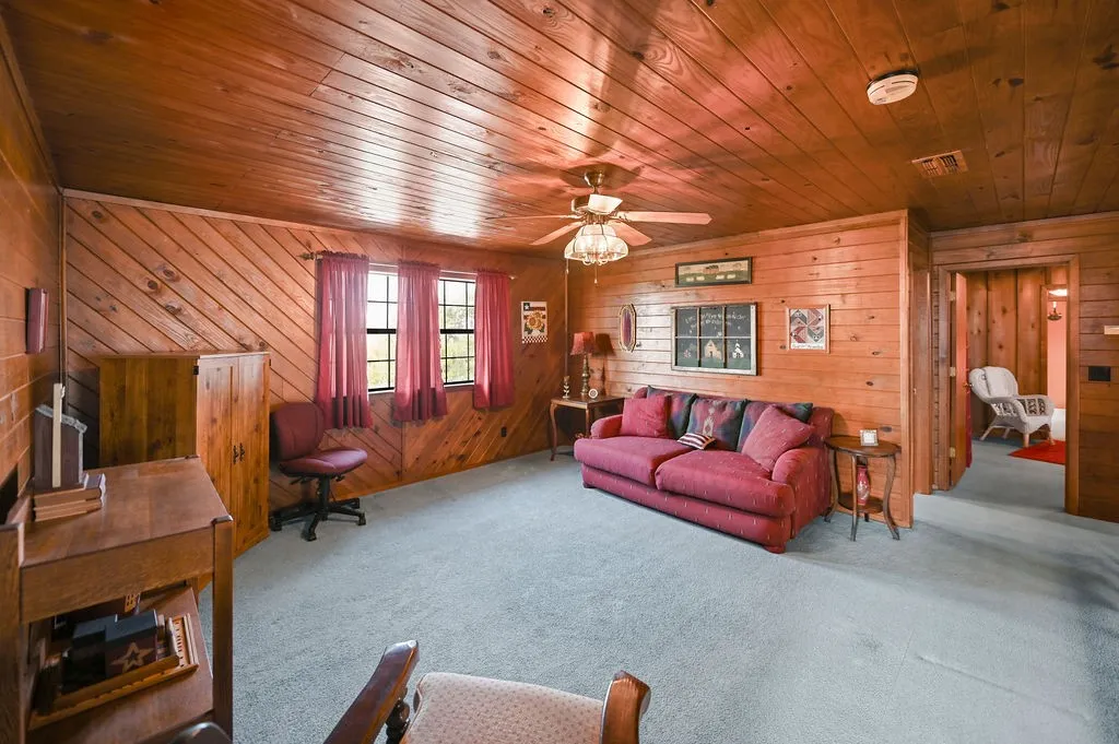 Single Family Residence For Sale in Rains County , 411 Rs County Road 4525, Point, Texas 75472, 4 Bedroom, 3 Bathroom, 2 Garage spaces, 2,744 Sqft, built in 1992, mls#20971227, Real Estate Agent in Point, Homes For Sale in Rains county, Homes For Sale in Point, Realtor in Point Texas, Real Estate Brokerage Independent Realty Texas, Luminita Cordes Realtor
