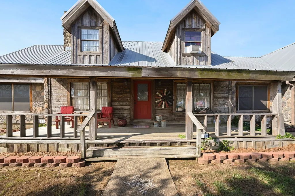 Single Family Residence For Sale in Rains County , 411 Rs County Road 4525, Point, Texas 75472, 4 Bedroom, 3 Bathroom, 2 Garage spaces, 2,744 Sqft, built in 1992, mls#20971227, Real Estate Agent in Point, Homes For Sale in Rains county, Homes For Sale in Point, Realtor in Point Texas, Real Estate Brokerage Independent Realty Texas, Luminita Cordes Realtor