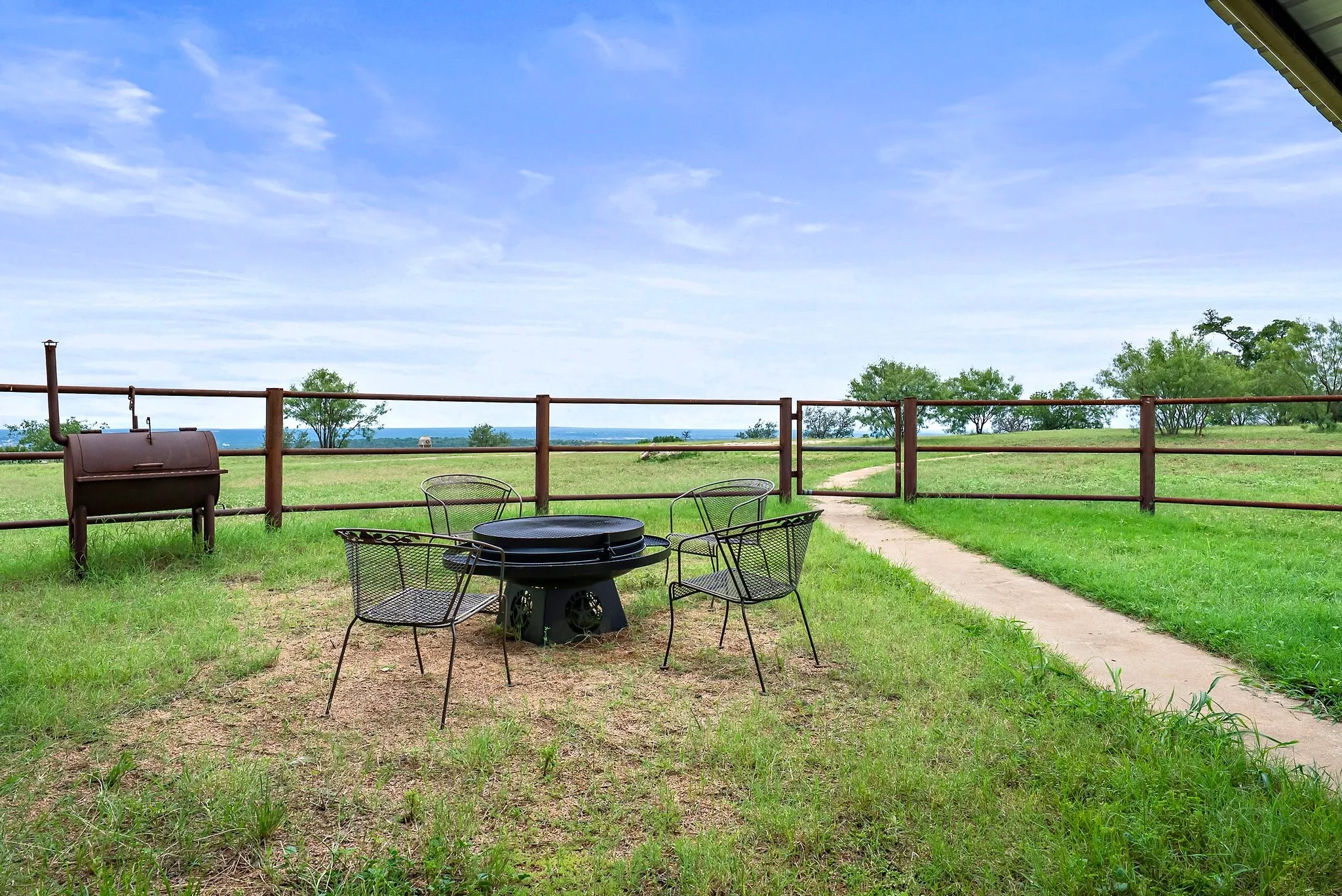 Farm For Sale in Burnet County , 101 Starhorn Road, Marble Falls, Texas 78654, 2 Bedroom, 2 Bathroom, 2 Garage spaces, 600 Sqft, built in 0, mls#20969017, Real Estate Agent in Marble Falls, Homes For Sale in Burnet county, Homes For Sale in Marble Falls, Realtor in Marble Falls Texas, Real Estate Brokerage Independent Realty Texas, Luminita Cordes Realtor