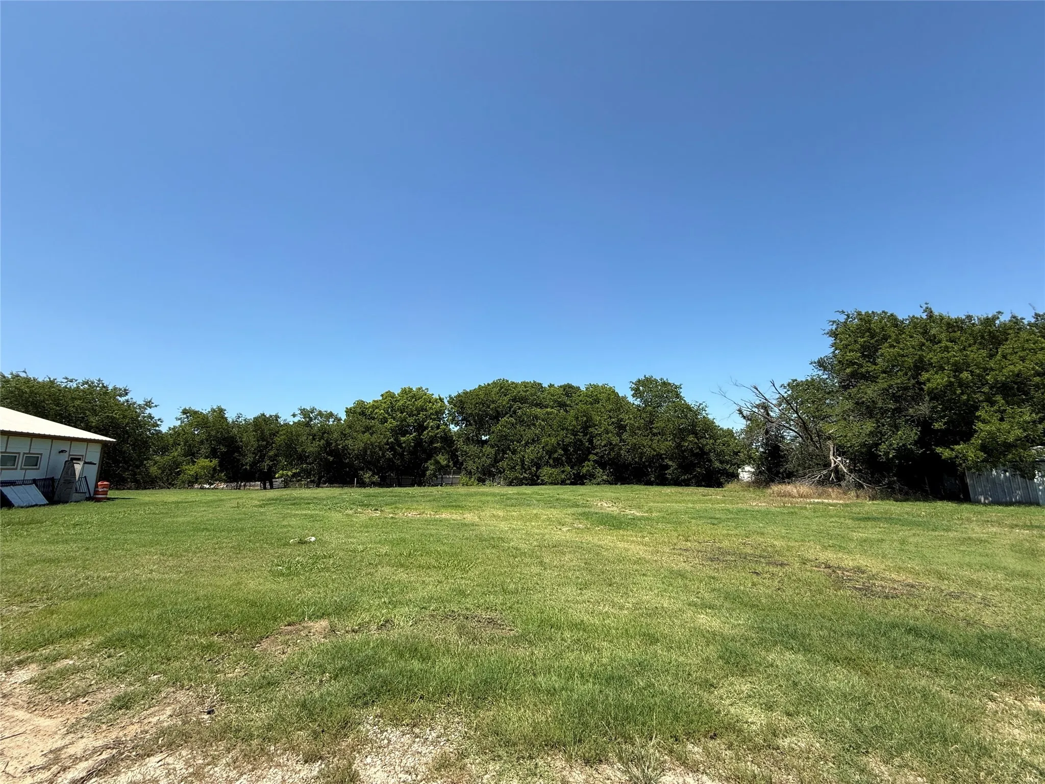 Lot available to Lease.