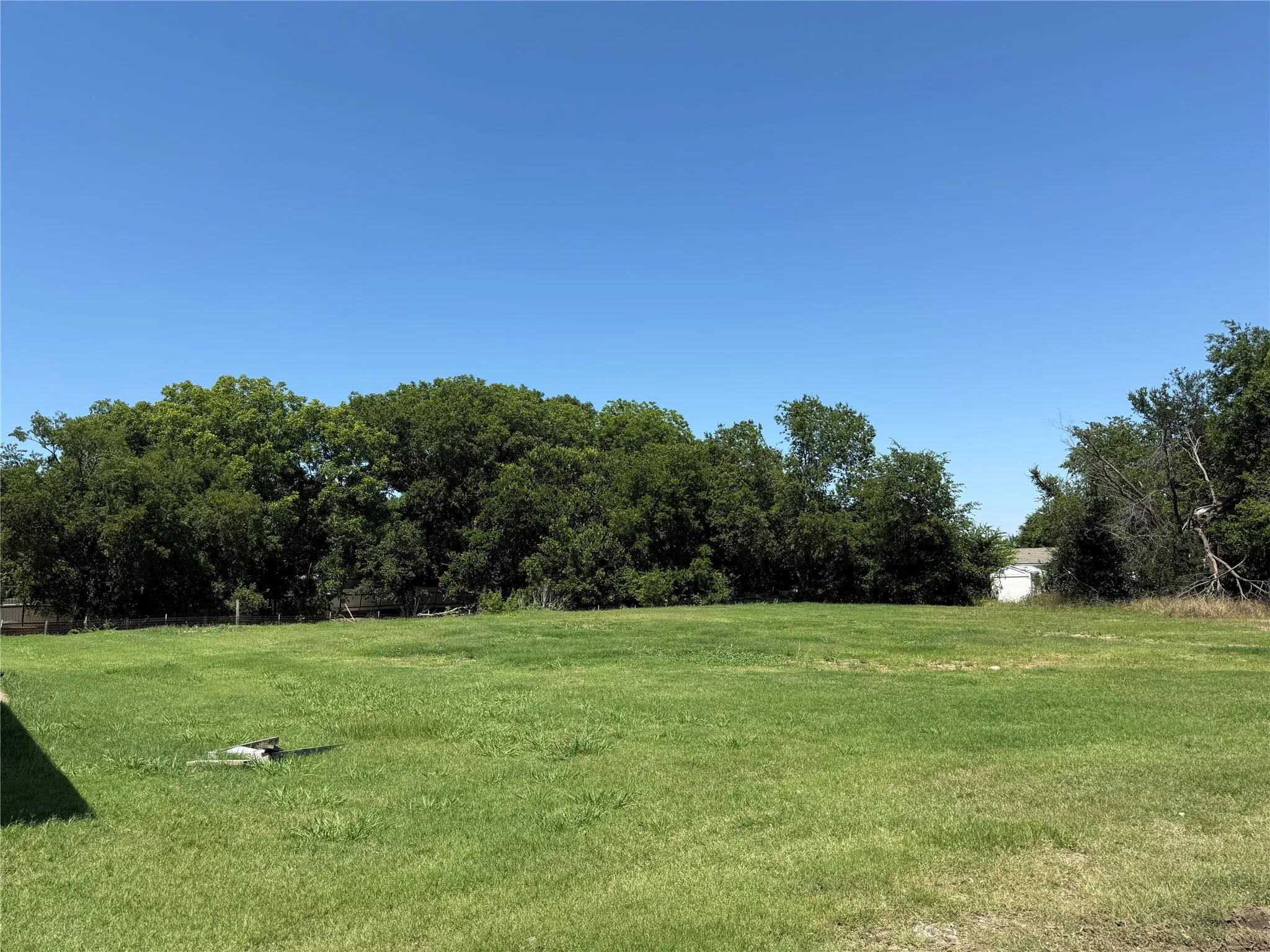 Lot available to Lease.