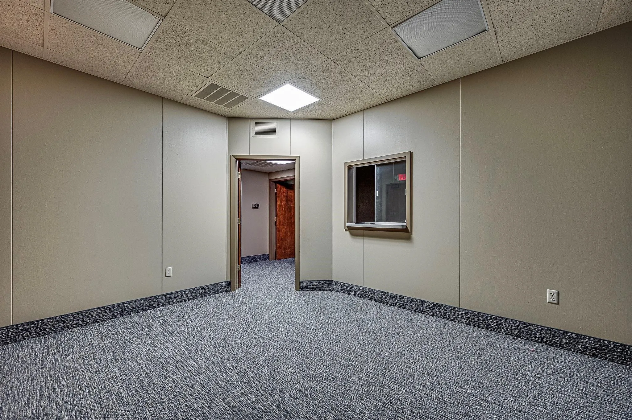 Office For Rent in Ellis County , 601 S Clay Street 103, Ennis, Texas 75119, 0, 0, Garage spaces, 0 Sqft, built in 1987, Preowned, Price $1,800, mls#20971840, Real Estate Agent in Ennis, Homes For Rent in Ellis county, Homes For Rent in Ennis, Realtor in Ennis Texas, Real Estate Brokerage Independent Realty Texas, Luminita Cordes Realtor